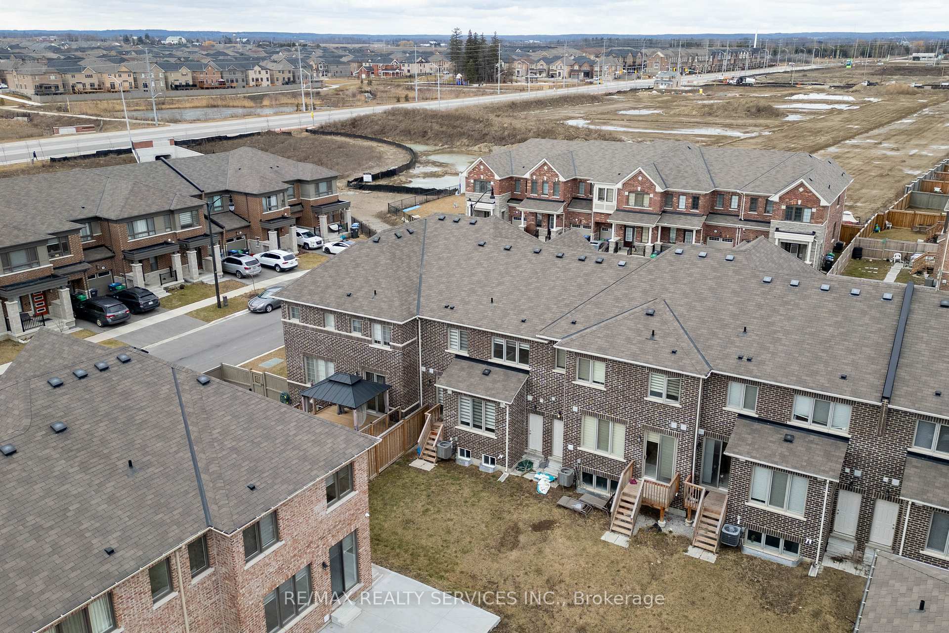 Photo 44 of 29 Circus Crescent N, Brampton, Northwest Brampton — HOMEH