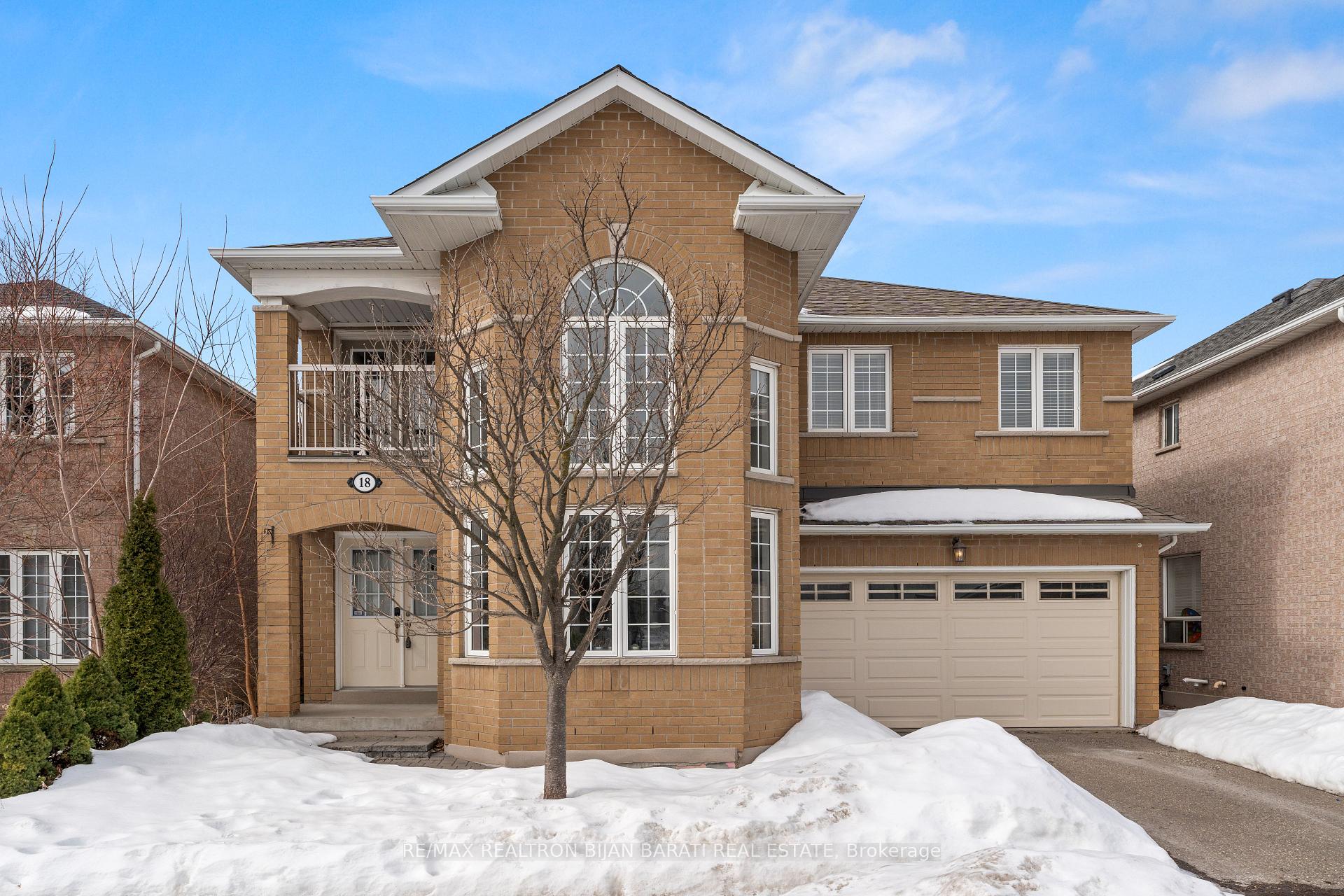 Photo 1 of 18 Monteith Crescent, Vaughan, Maple — HOMEH