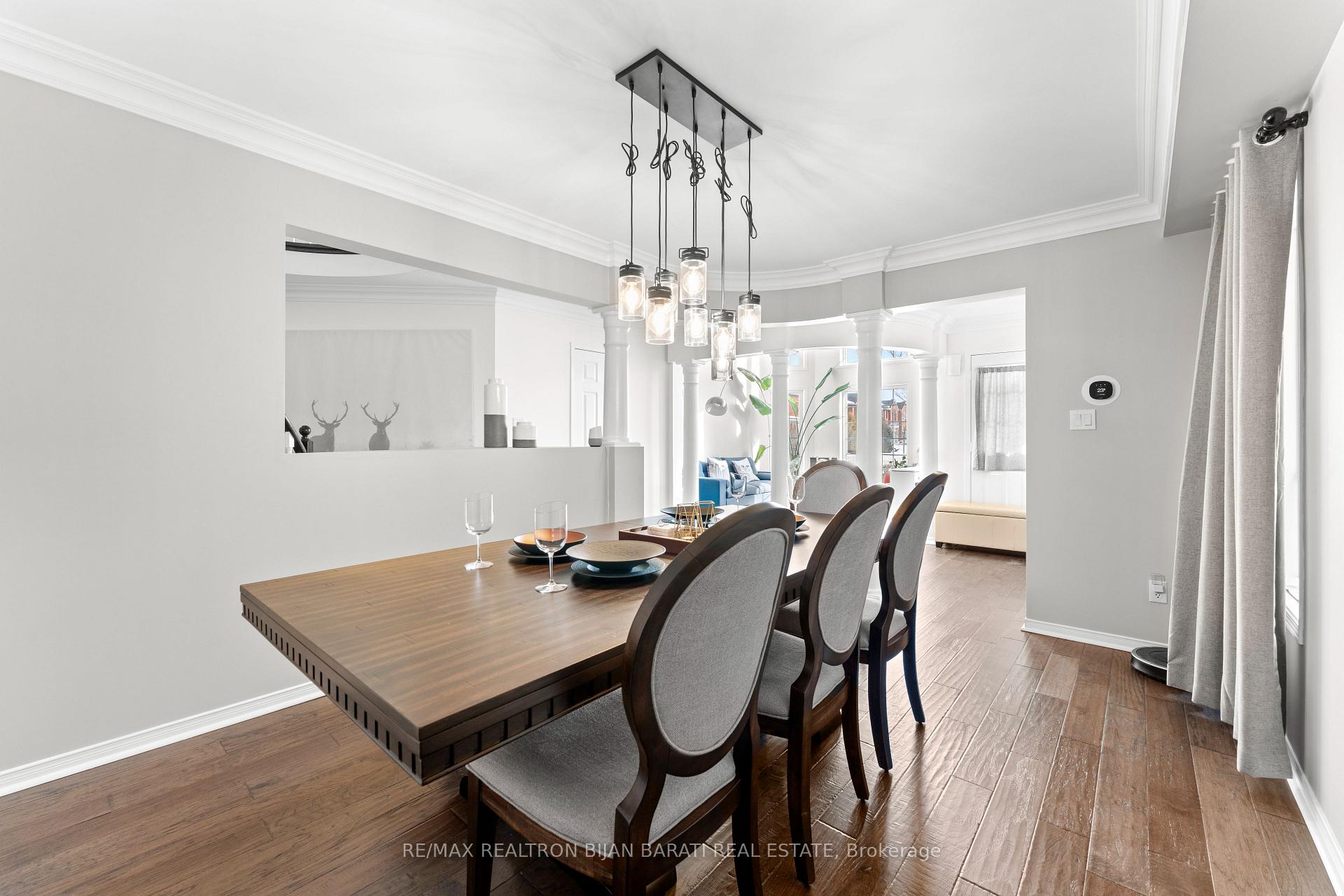Photo 6 of 18 Monteith Crescent, Vaughan, Maple — HOMEH