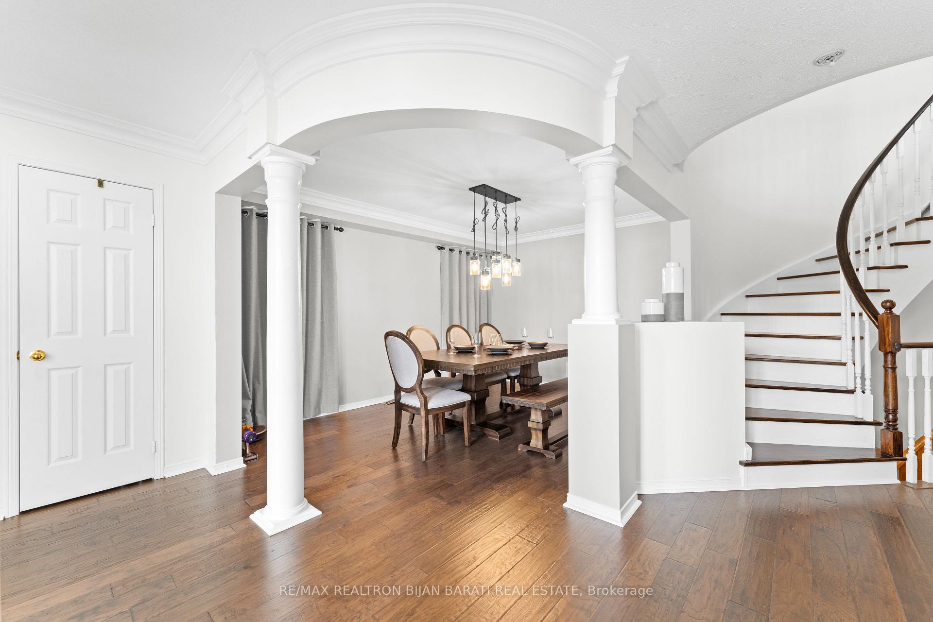 Photo 8 of 18 Monteith Crescent, Vaughan, Maple — HOMEH