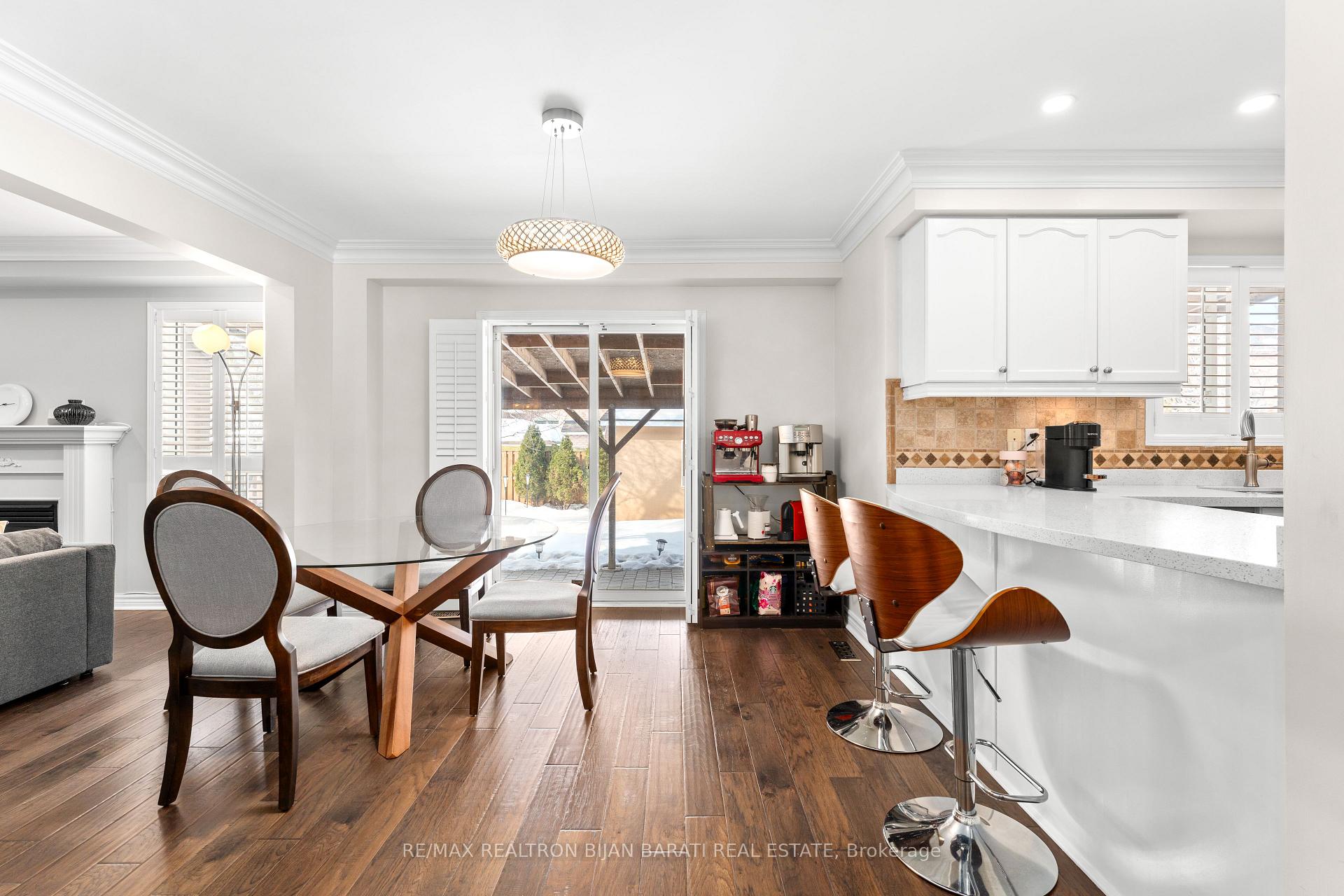 Photo 10 of 18 Monteith Crescent, Vaughan, Maple — HOMEH