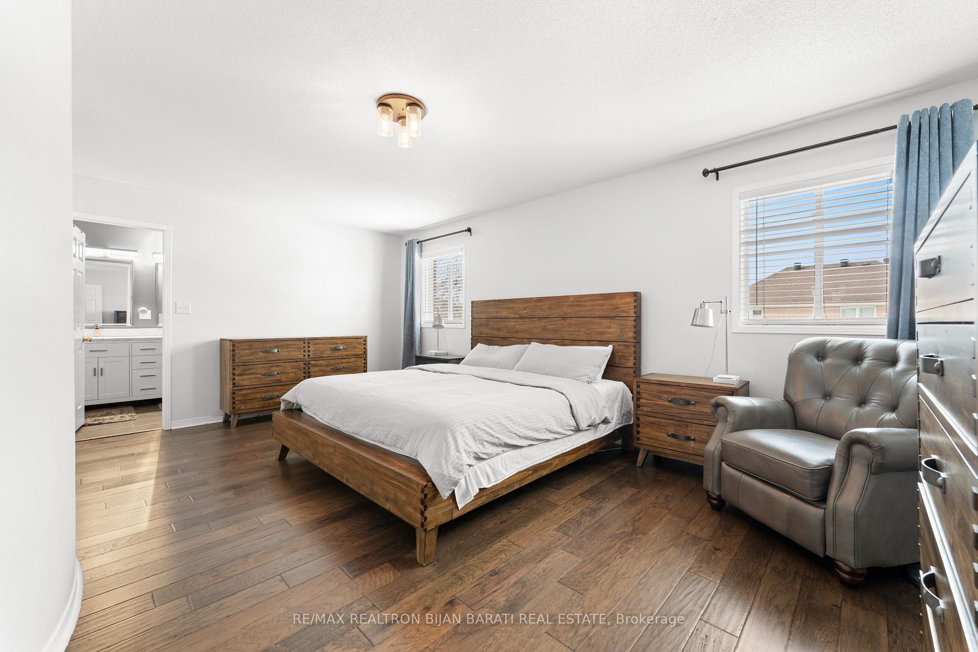 Photo 23 of 18 Monteith Crescent, Vaughan, Maple — HOMEH