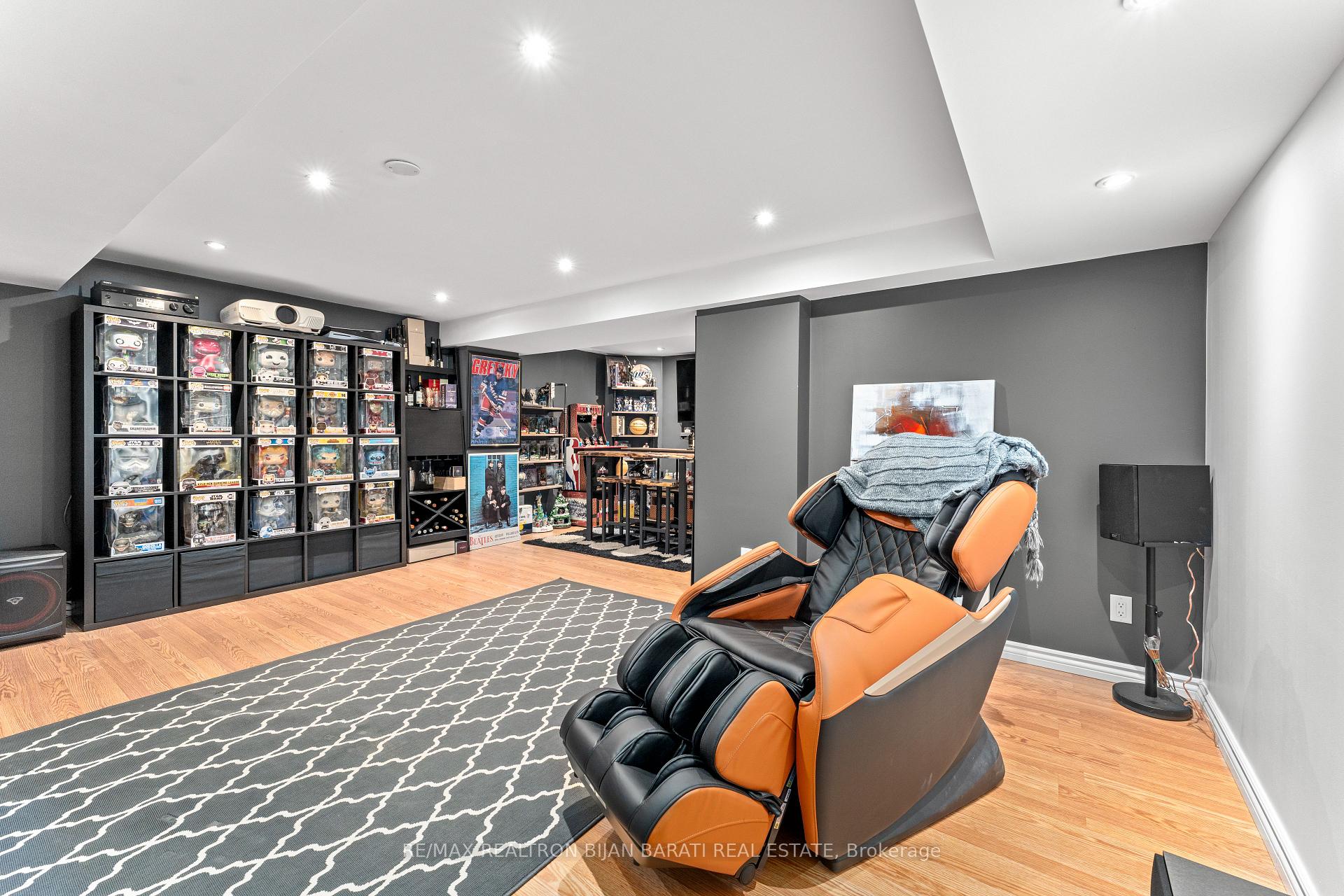 Photo 33 of 18 Monteith Crescent, Vaughan, Maple — HOMEH