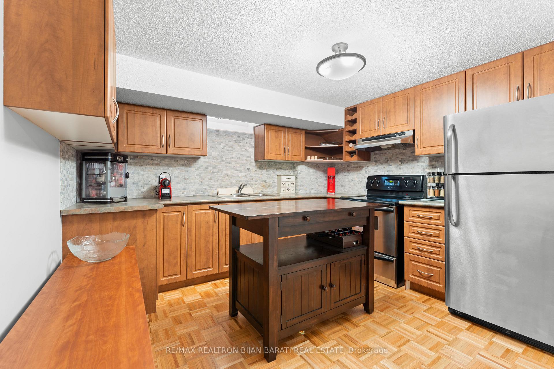 Photo 35 of 18 Monteith Crescent, Vaughan, Maple — HOMEH