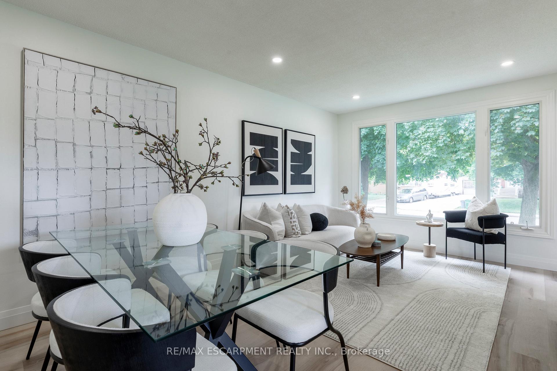 Photo 2 of 20 Laird Drive, Hamilton, Lisgar — HOMEH