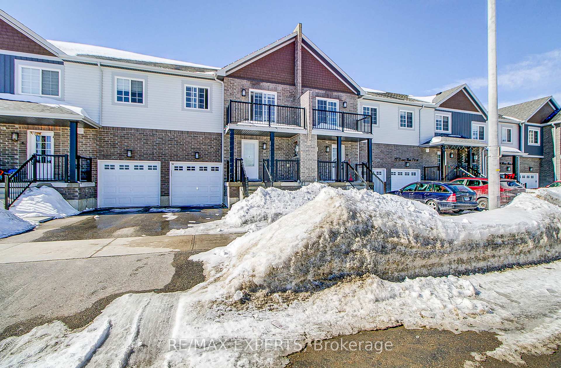Photo 3 of 8 Brown Bear Street NW, Barrie, Rural Barrie Southwest — HOMEH
