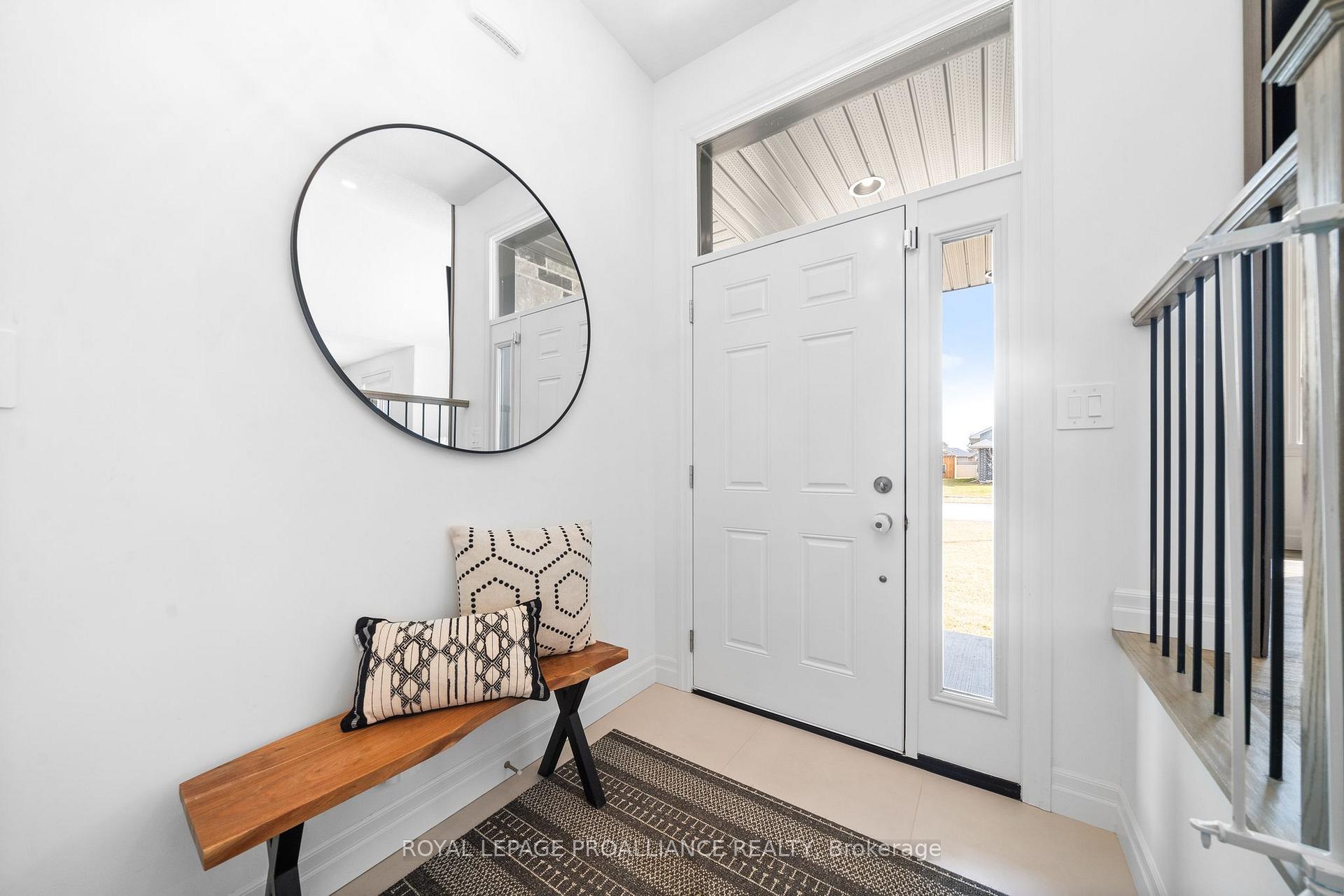 Photo 5 of 16 Perth Court, Belleville, Belleville Ward — HOMEH