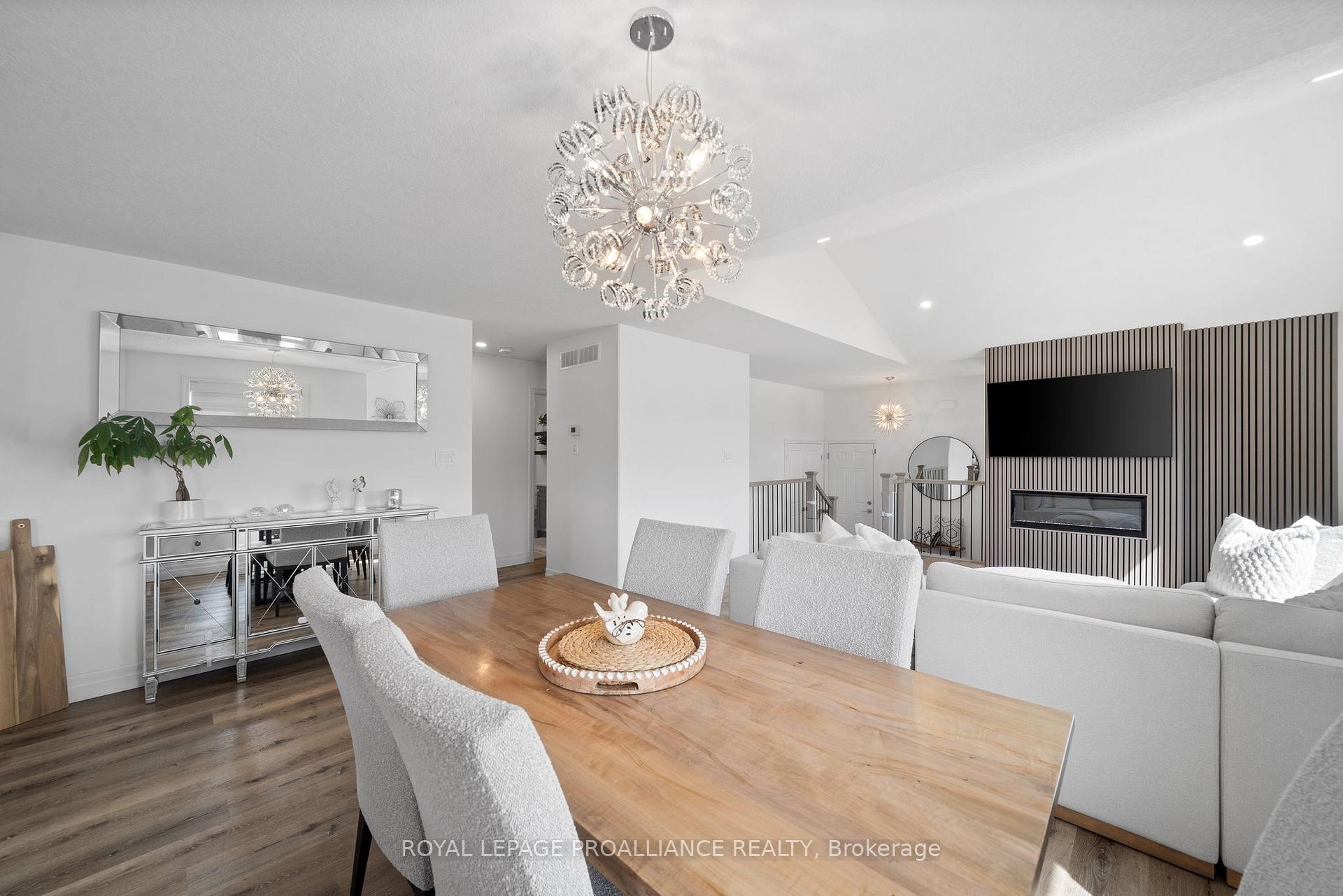 Photo 13 of 16 Perth Court, Belleville, Belleville Ward — HOMEH