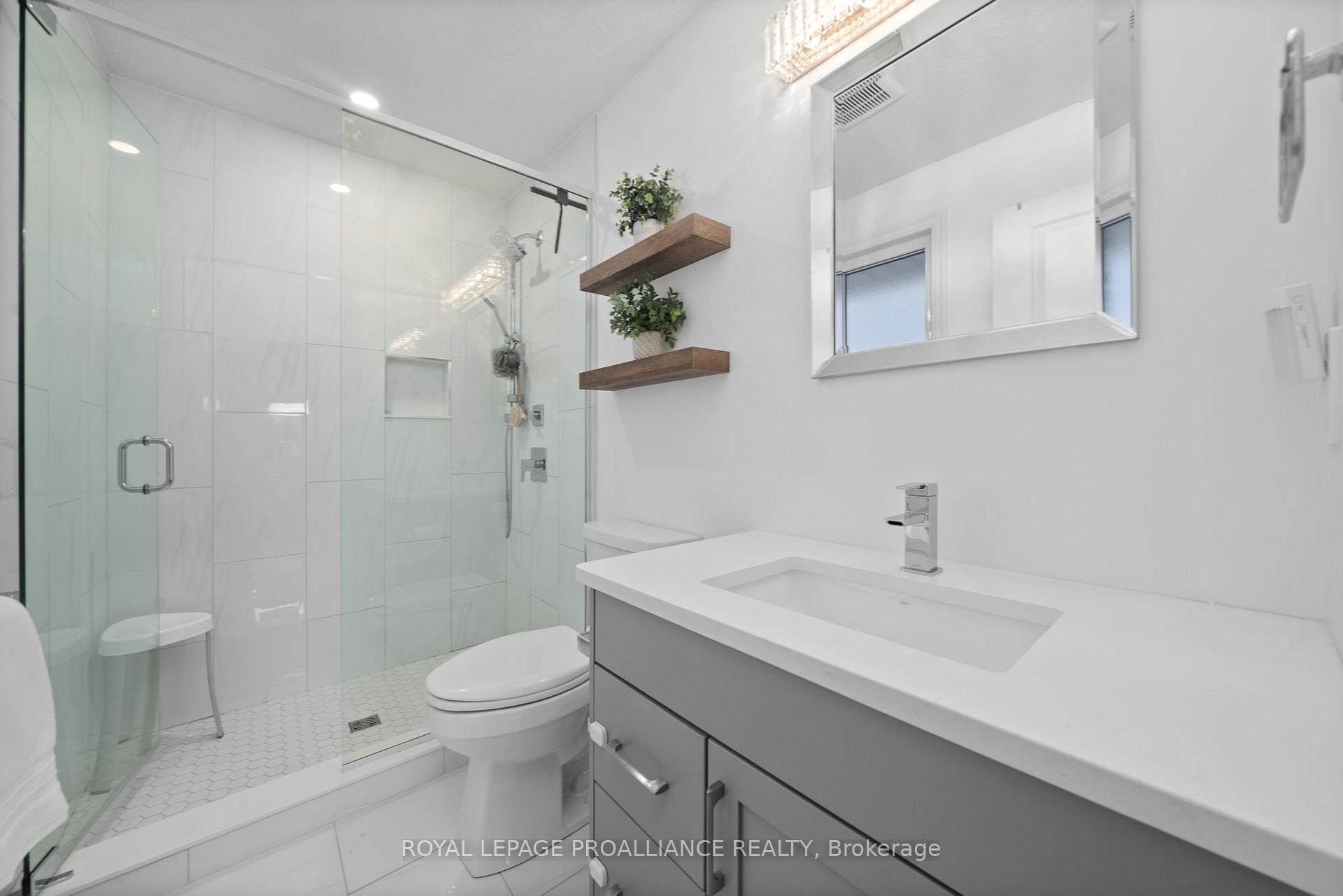 Photo 17 of 16 Perth Court, Belleville, Belleville Ward — HOMEH