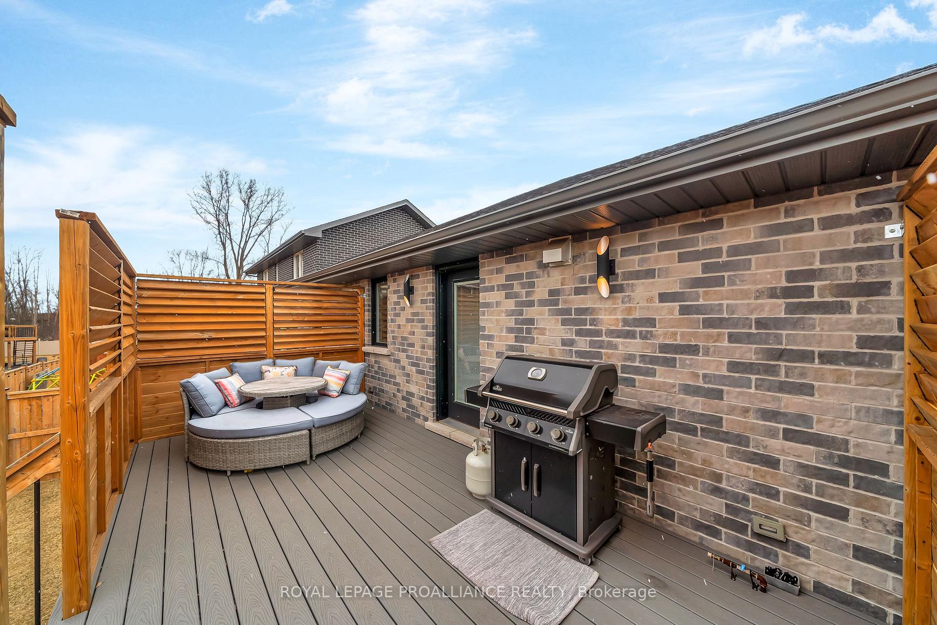 Photo 30 of 16 Perth Court, Belleville, Belleville Ward — HOMEH
