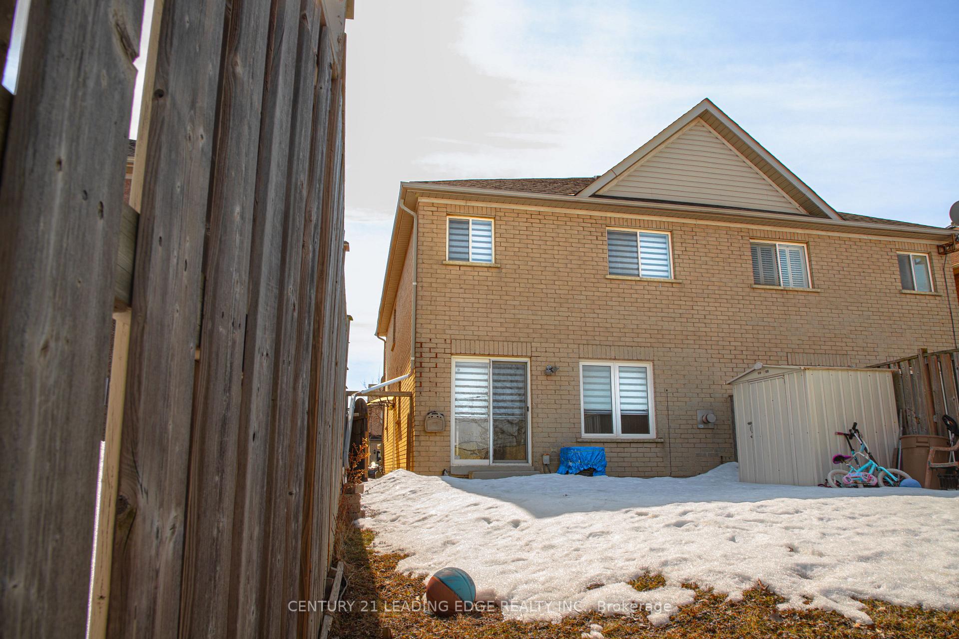 Photo 3 of 20 Del Francesco Way, Vaughan, Vellore Village — HOMEH