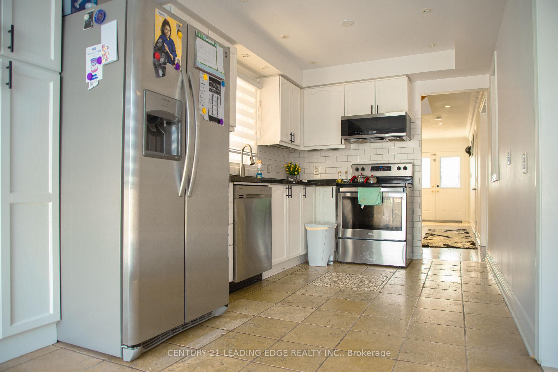 Photo 10 of 20 Del Francesco Way, Vaughan, Vellore Village — HOMEH