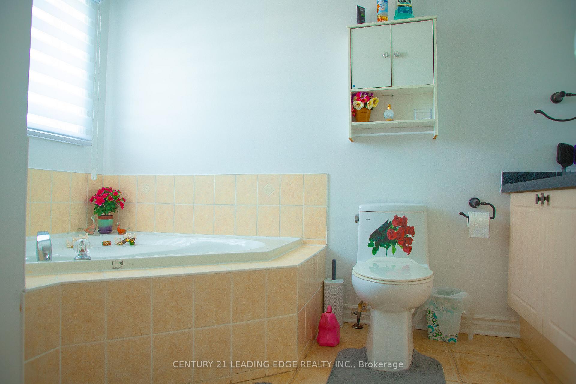Photo 15 of 20 Del Francesco Way, Vaughan, Vellore Village — HOMEH