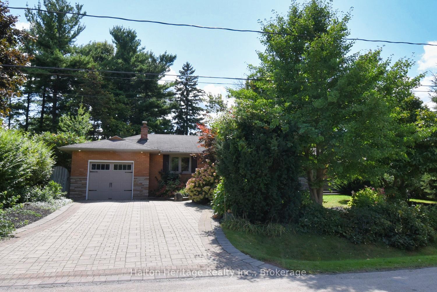 Photo 4 of 454 Evergreen Avenue, Hamilton, Ancaster — HOMEH