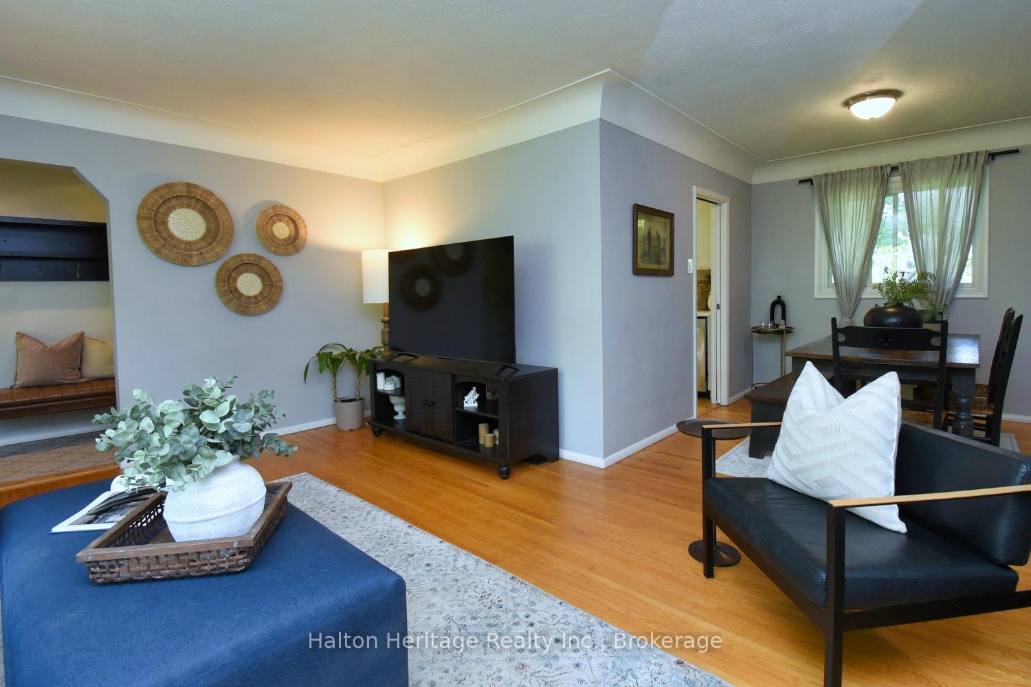 Photo 9 of 454 Evergreen Avenue, Hamilton, Ancaster — HOMEH