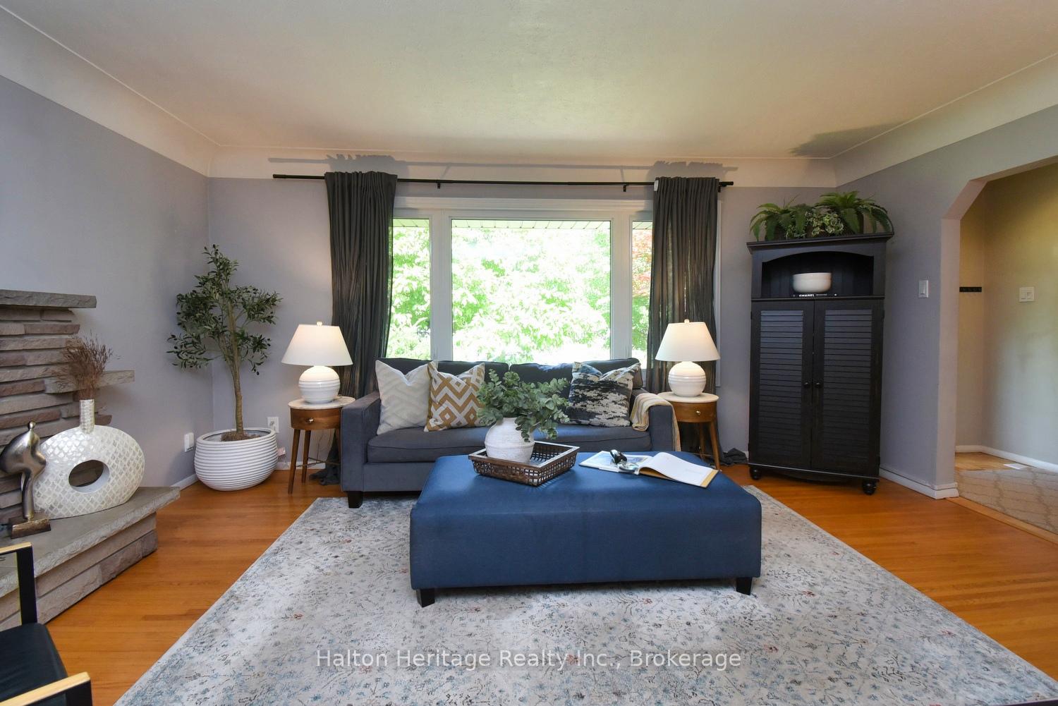 Photo 10 of 454 Evergreen Avenue, Hamilton, Ancaster — HOMEH