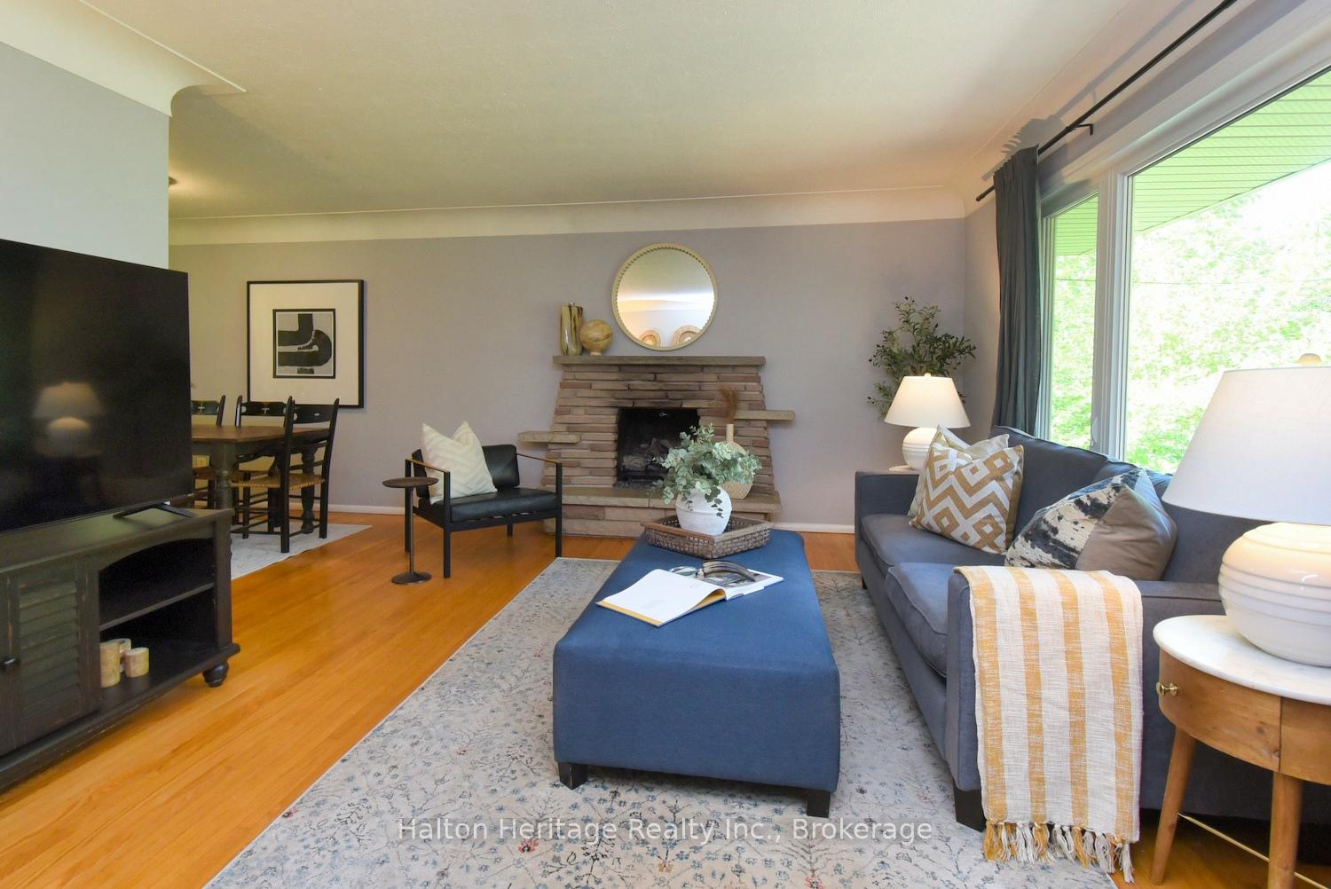 Photo 11 of 454 Evergreen Avenue, Hamilton, Ancaster — HOMEH