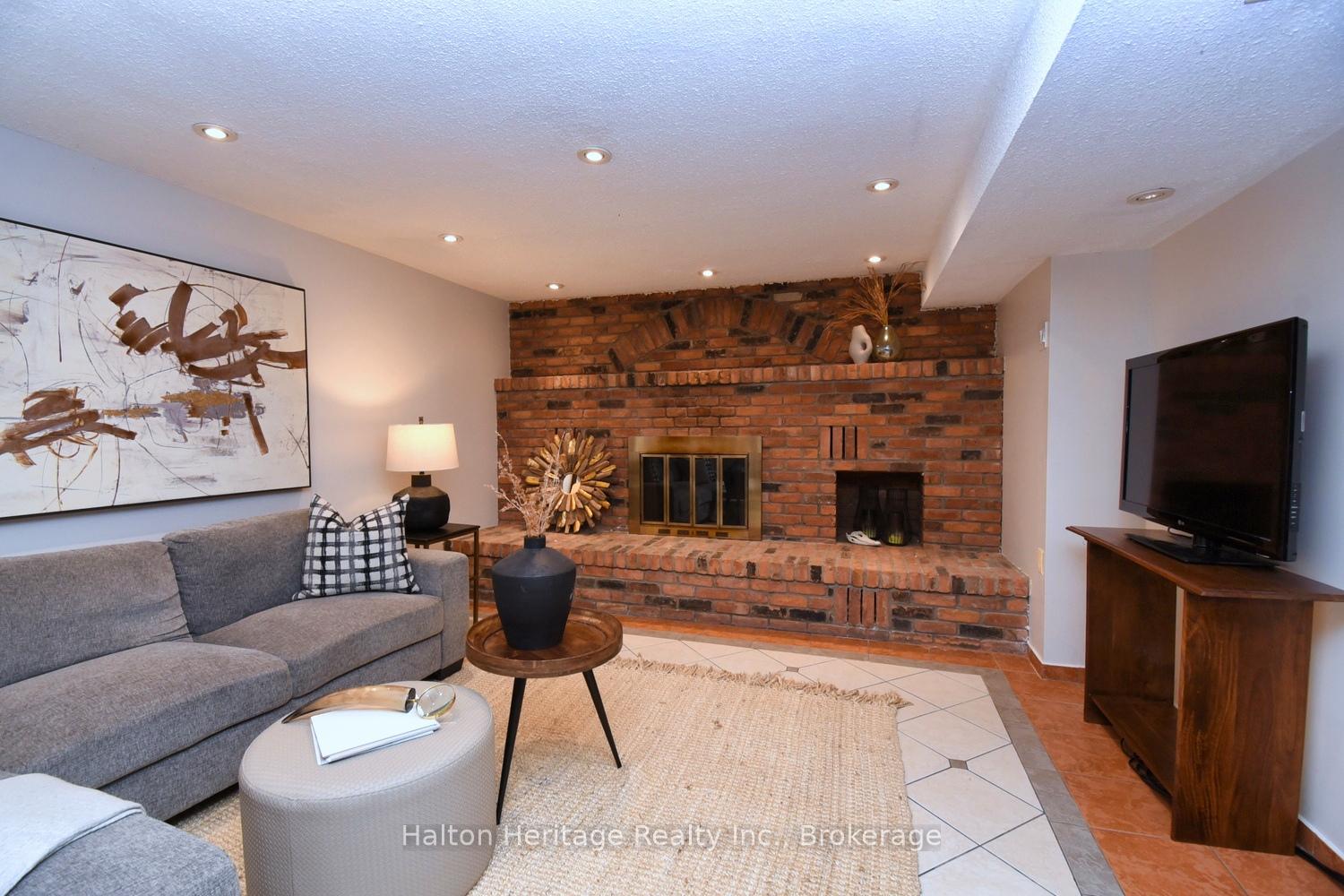 Photo 19 of 454 Evergreen Avenue, Hamilton, Ancaster — HOMEH