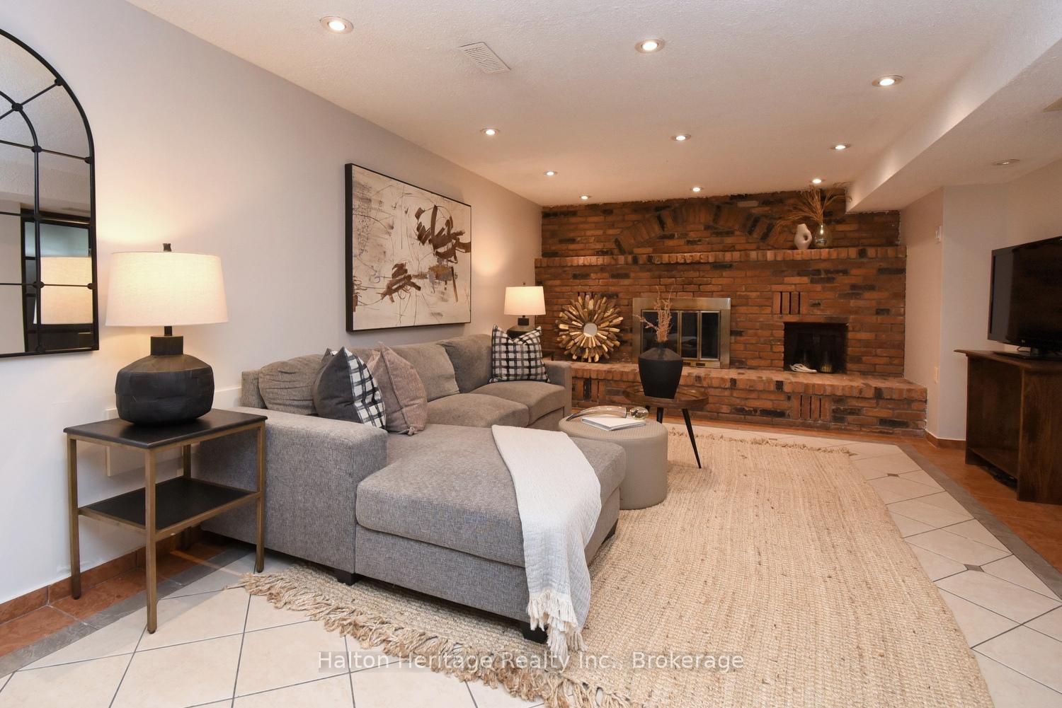 Photo 24 of 454 Evergreen Avenue, Hamilton, Ancaster — HOMEH