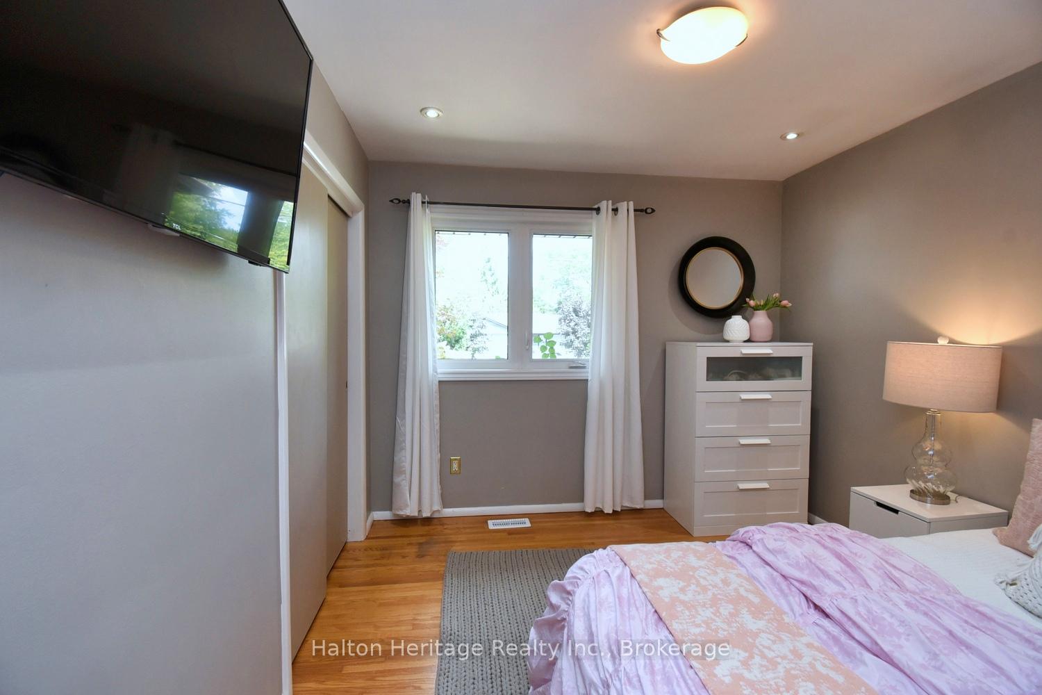 Photo 28 of 454 Evergreen Avenue, Hamilton, Ancaster — HOMEH