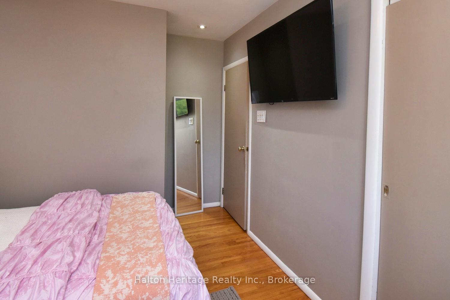 Photo 29 of 454 Evergreen Avenue, Hamilton, Ancaster — HOMEH