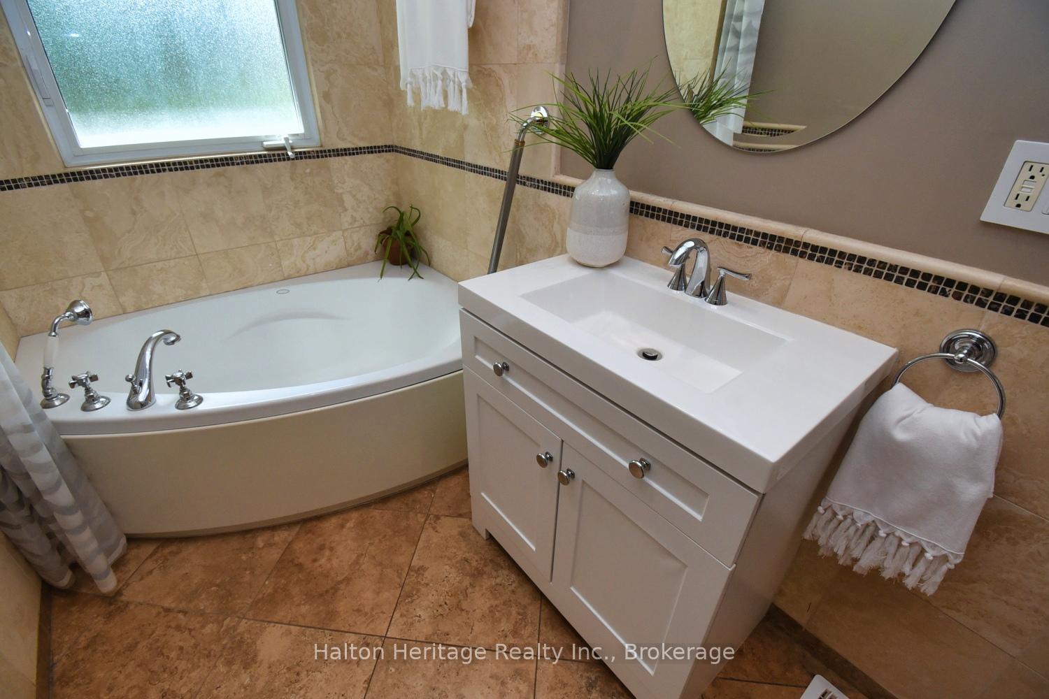 Photo 30 of 454 Evergreen Avenue, Hamilton, Ancaster — HOMEH