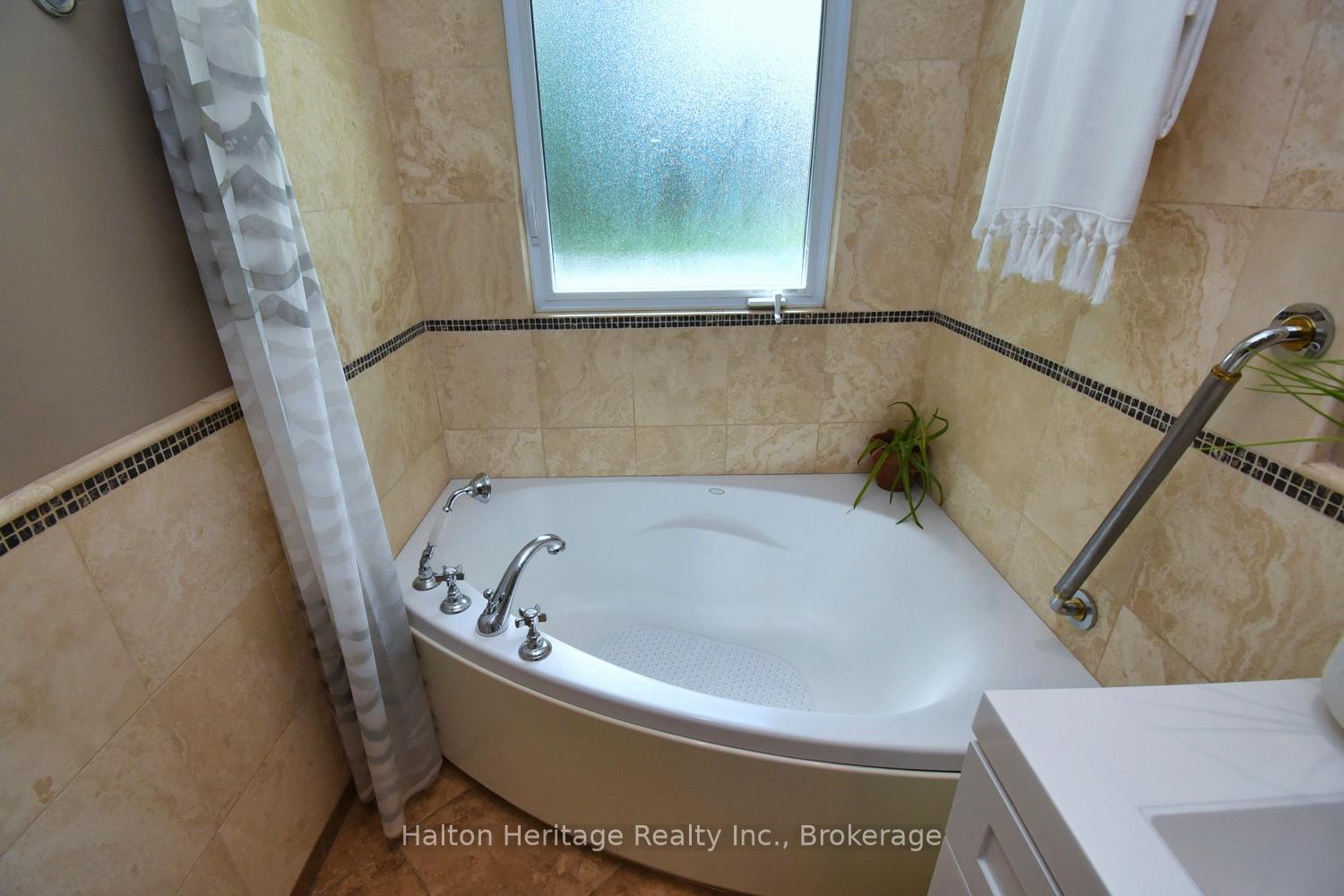 Photo 32 of 454 Evergreen Avenue, Hamilton, Ancaster — HOMEH