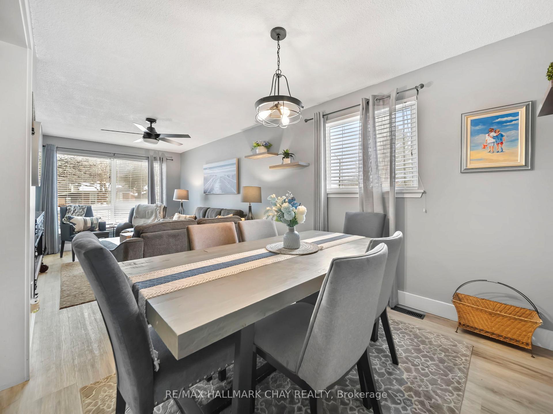 Photo 9 of 48 Austen Lane, Barrie, Letitia Heights — HOMEH