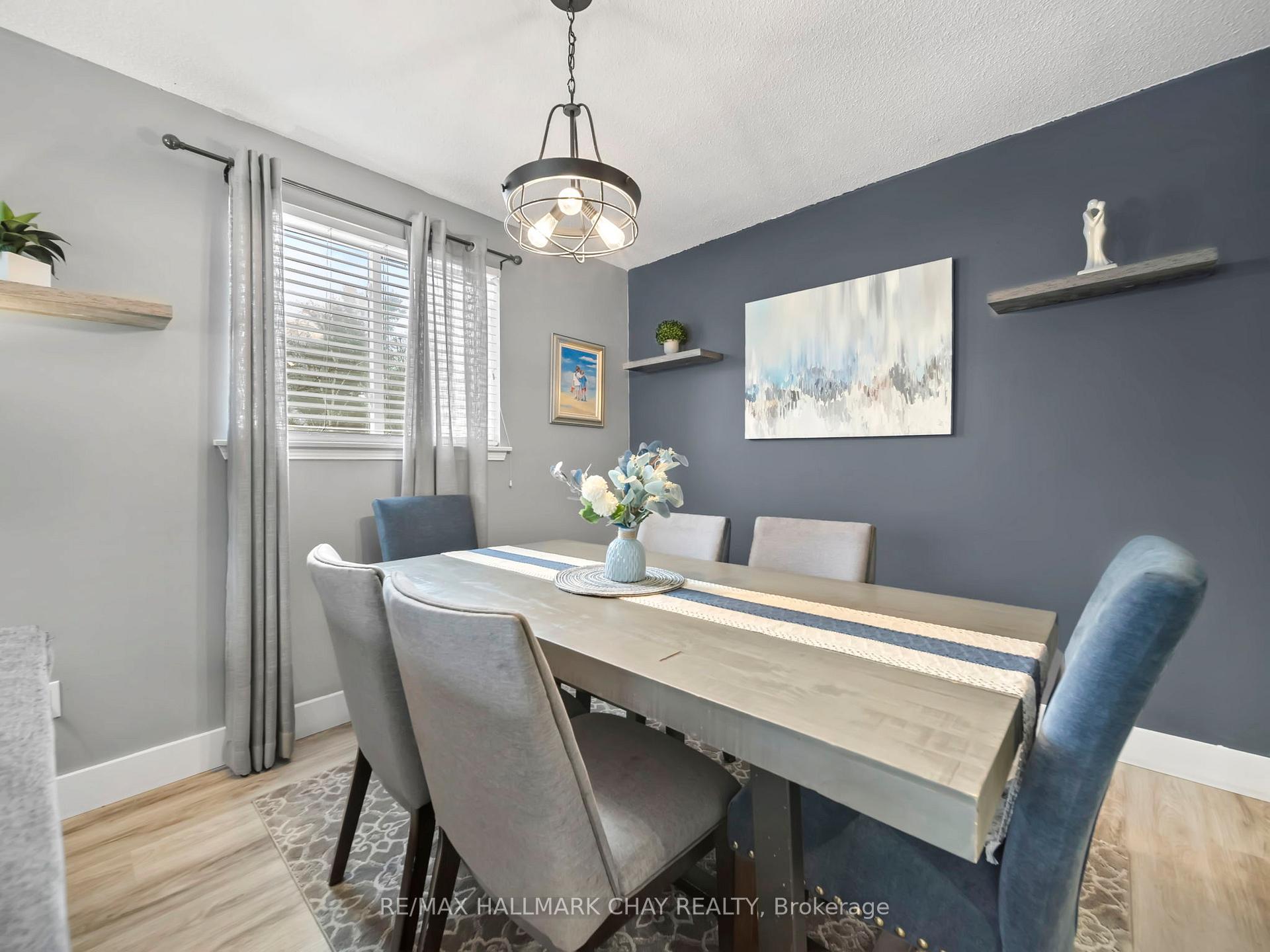 Photo 11 of 48 Austen Lane, Barrie, Letitia Heights — HOMEH