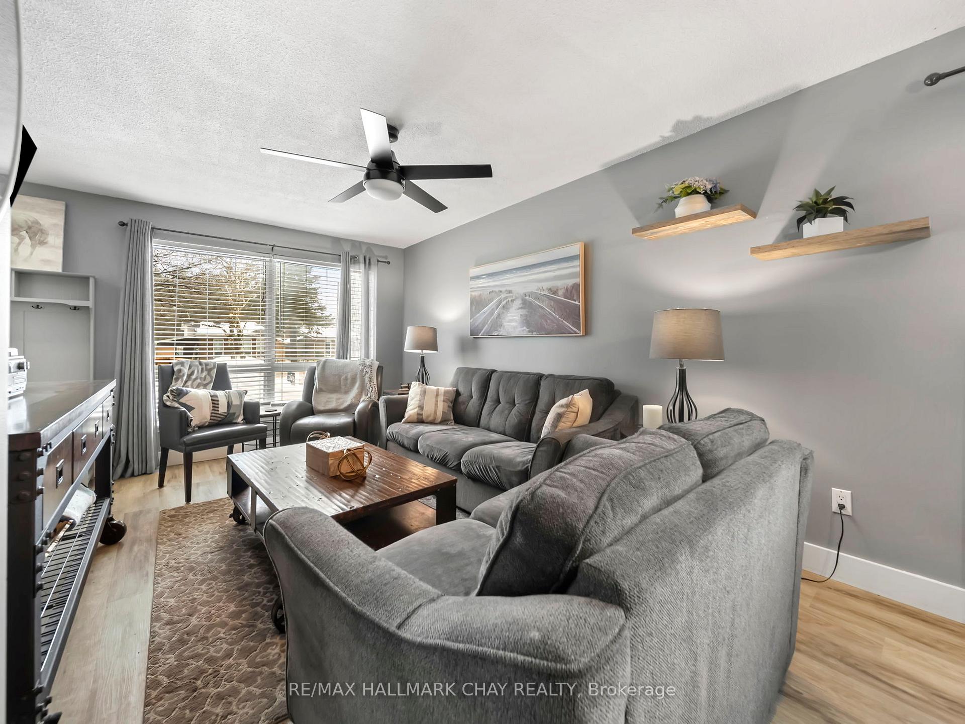Photo 15 of 48 Austen Lane, Barrie, Letitia Heights — HOMEH
