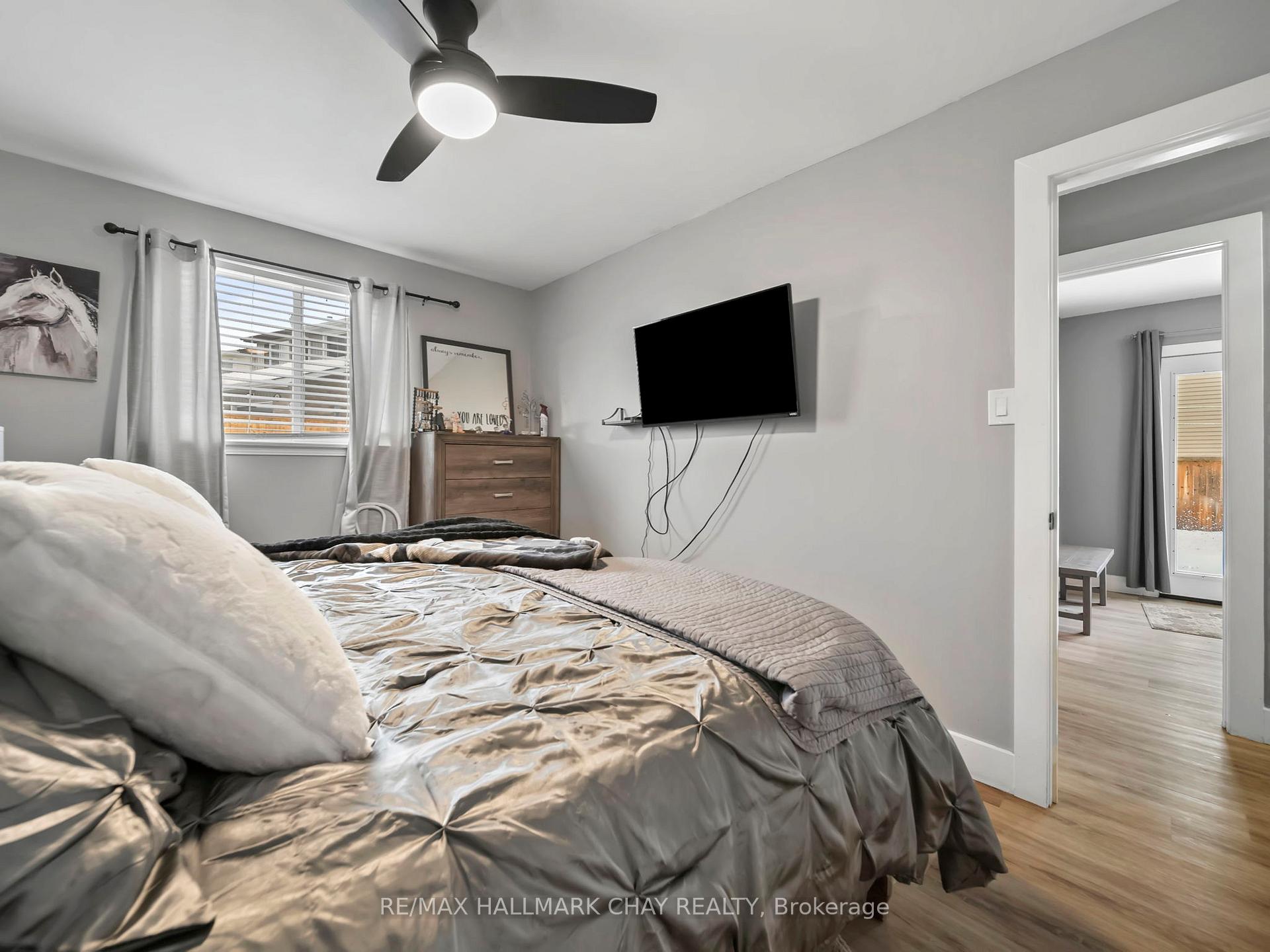 Photo 19 of 48 Austen Lane, Barrie, Letitia Heights — HOMEH