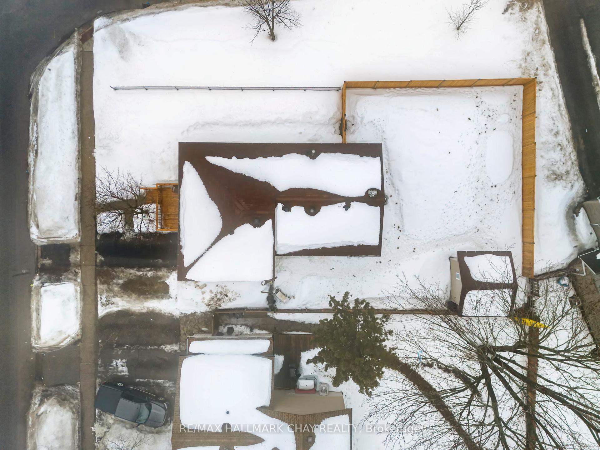 Photo 23 of 48 Austen Lane, Barrie, Letitia Heights — HOMEH