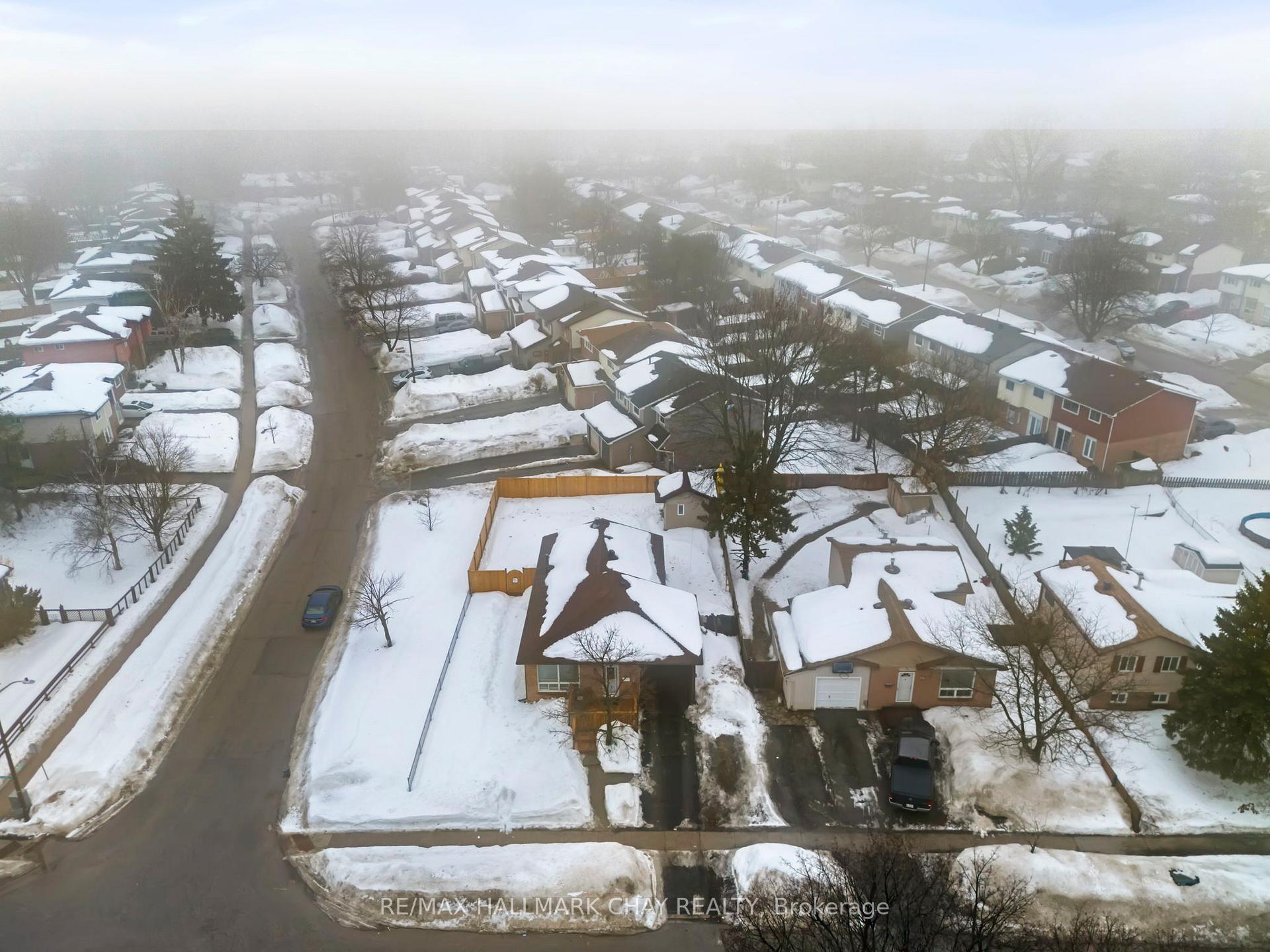 Photo 24 of 48 Austen Lane, Barrie, Letitia Heights — HOMEH