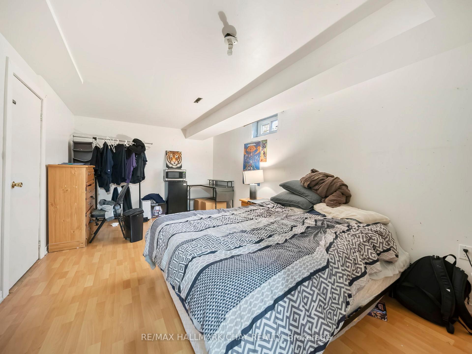 Photo 27 of 48 Austen Lane, Barrie, Letitia Heights — HOMEH