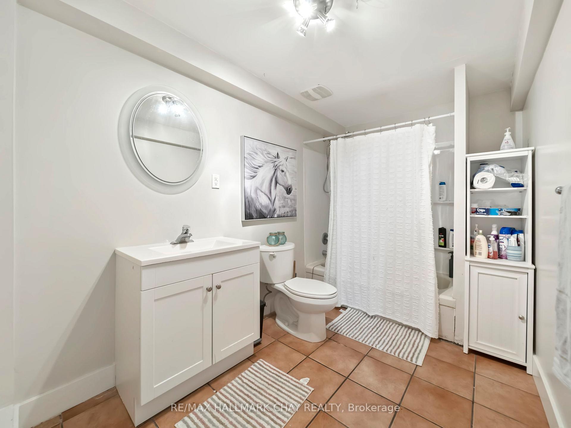 Photo 28 of 48 Austen Lane, Barrie, Letitia Heights — HOMEH