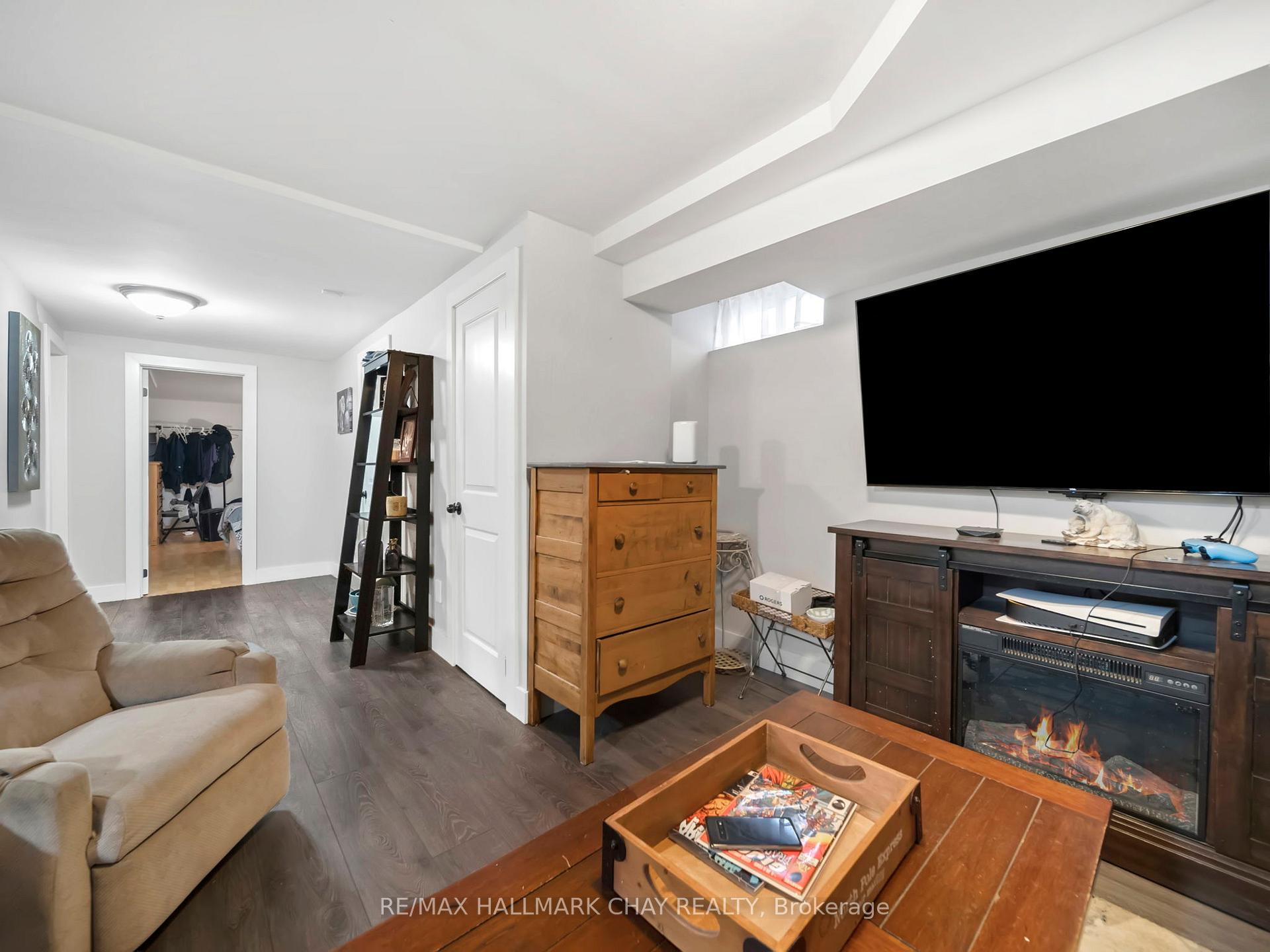 Photo 29 of 48 Austen Lane, Barrie, Letitia Heights — HOMEH
