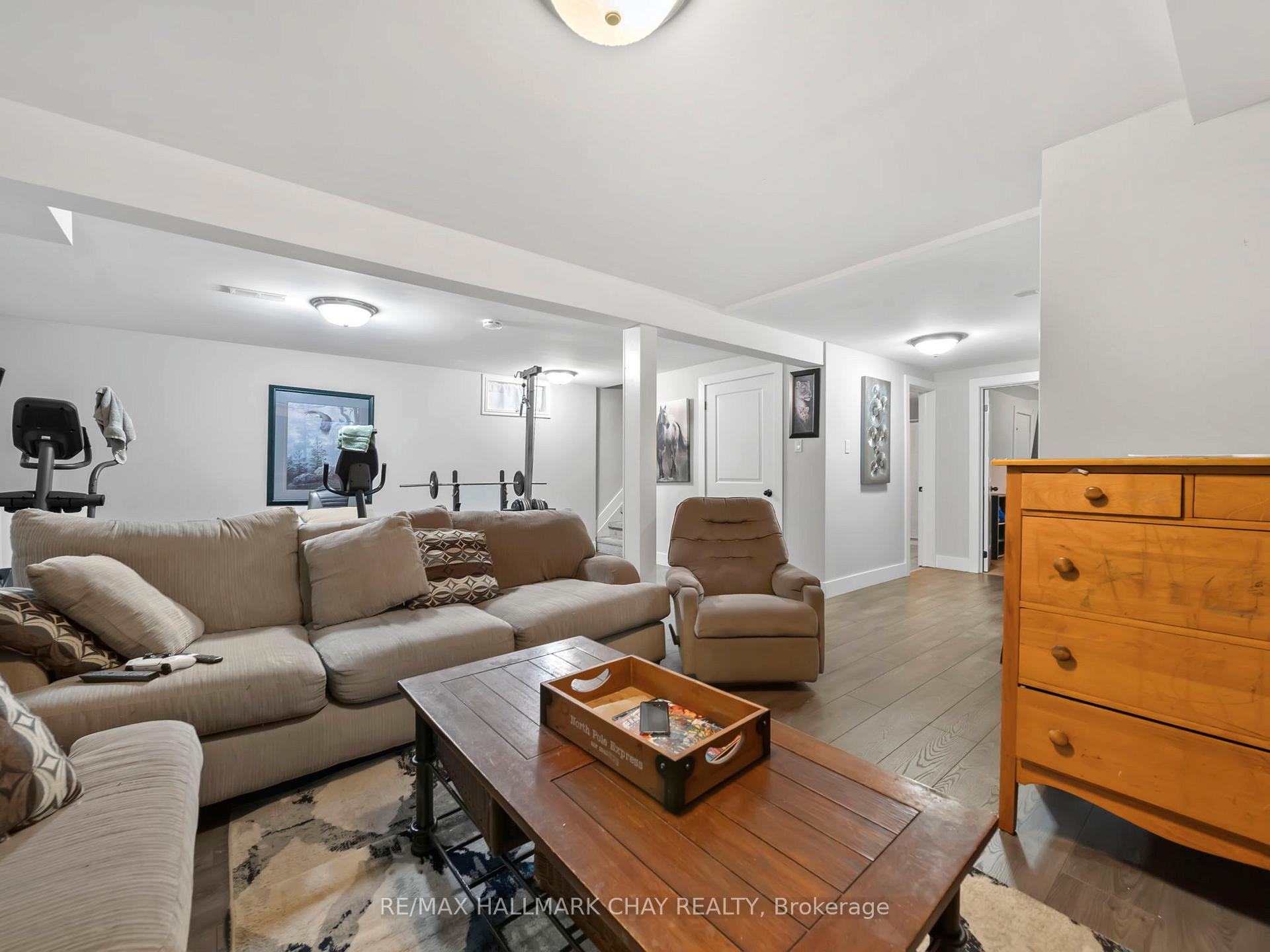 Photo 30 of 48 Austen Lane, Barrie, Letitia Heights — HOMEH
