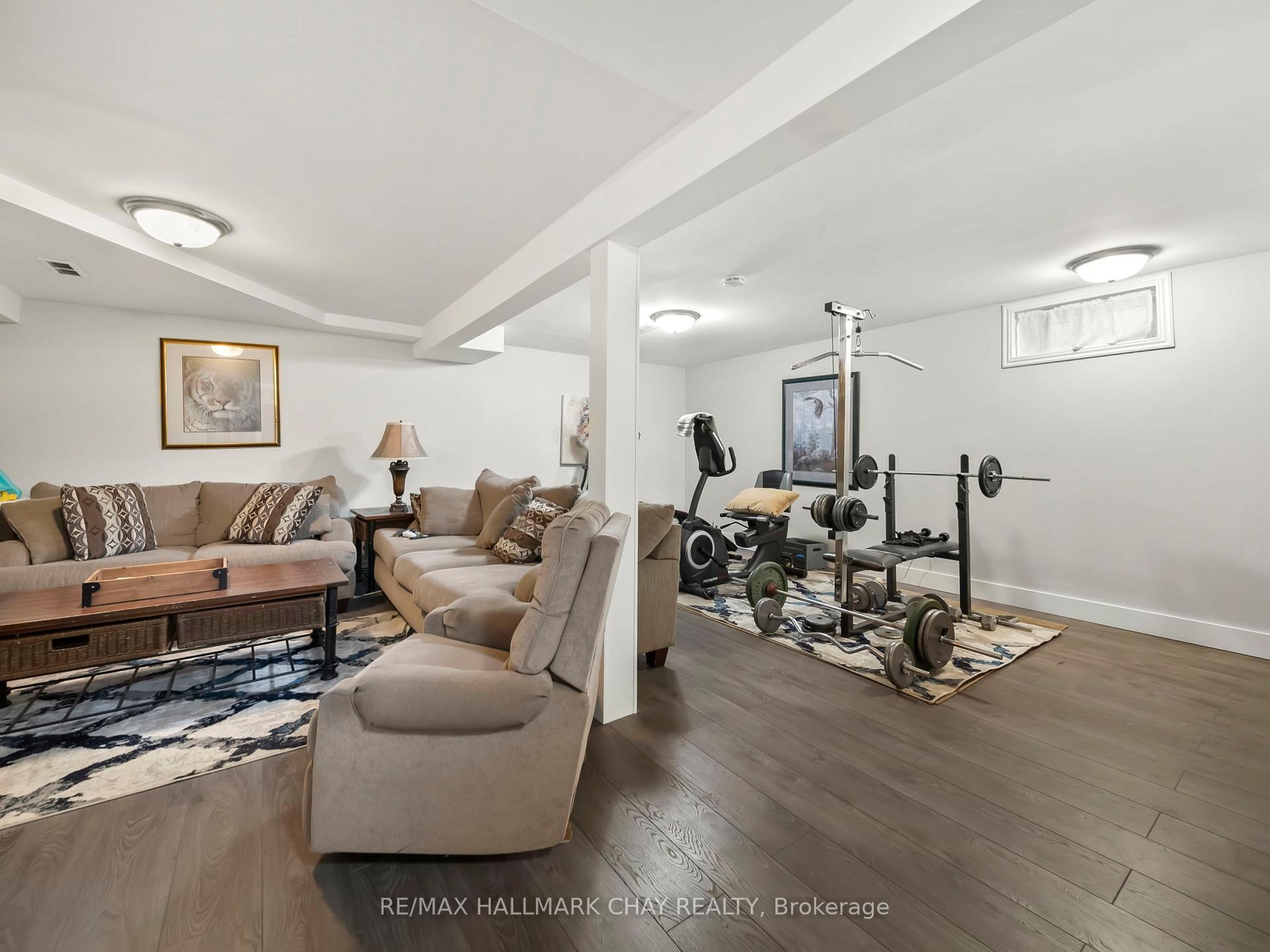 Photo 31 of 48 Austen Lane, Barrie, Letitia Heights — HOMEH