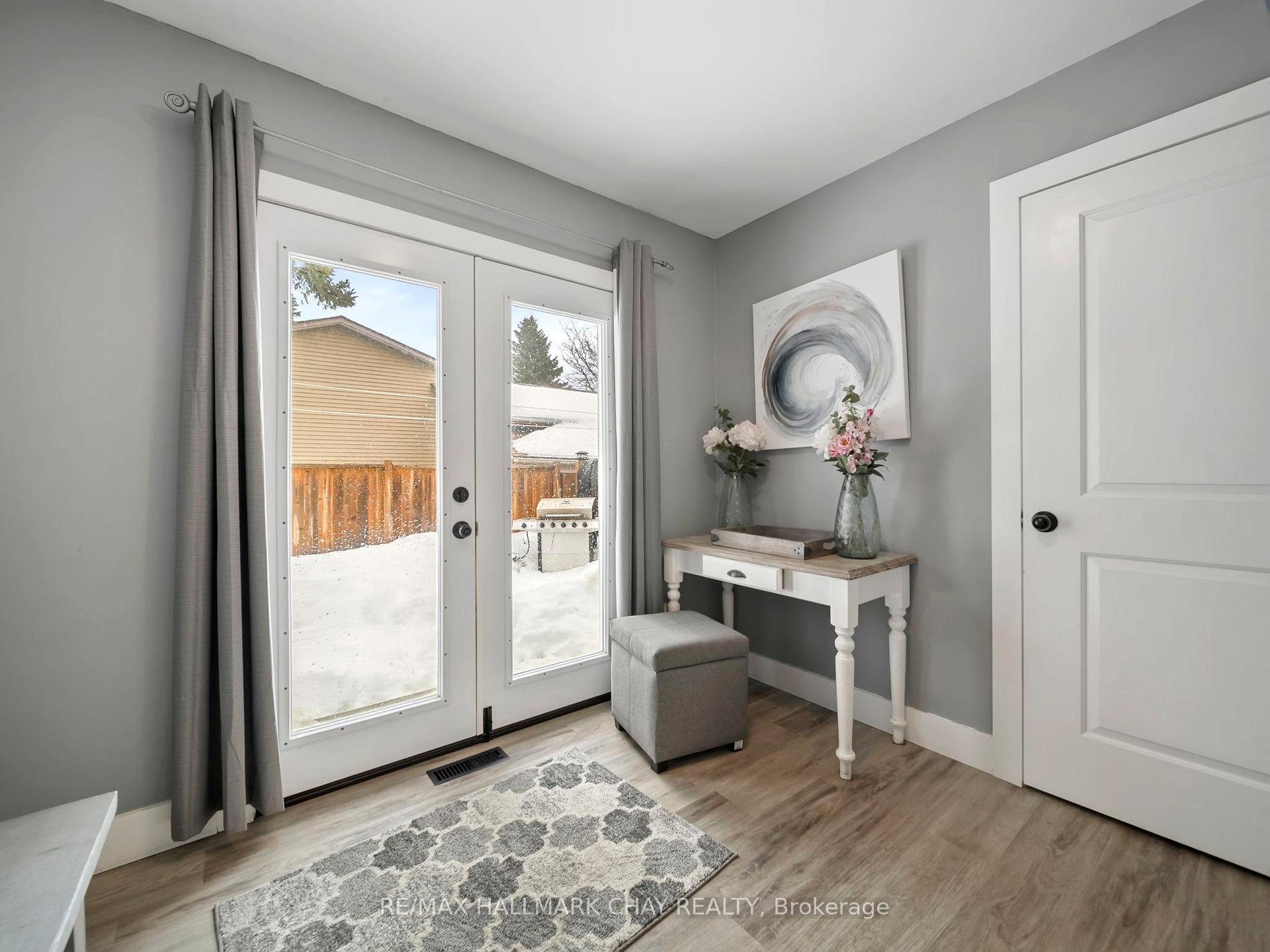 Photo 33 of 48 Austen Lane, Barrie, Letitia Heights — HOMEH