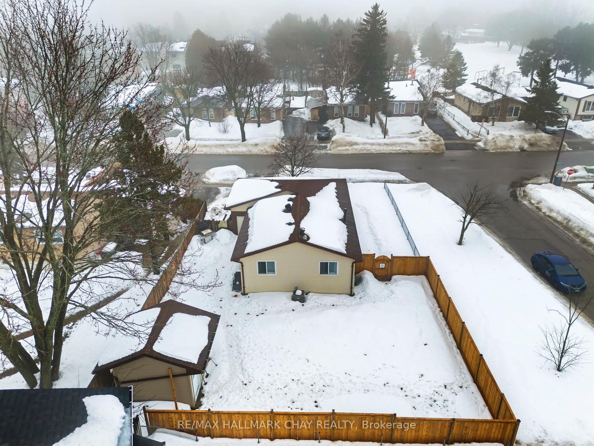 Photo 34 of 48 Austen Lane, Barrie, Letitia Heights — HOMEH