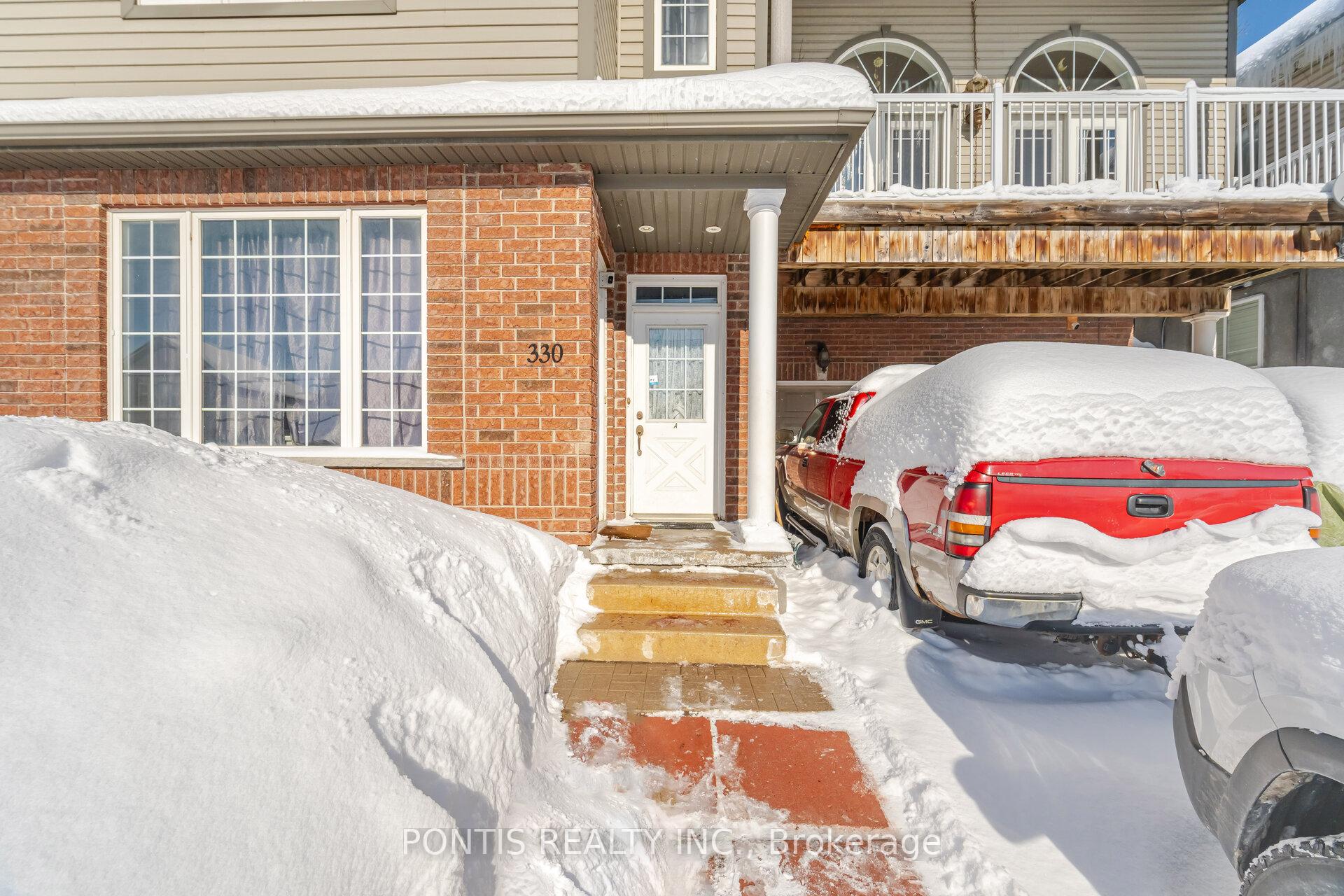 Photo 4 of 330 Edgehill Drive, Barrie, Sandy Hollow — HOMEH