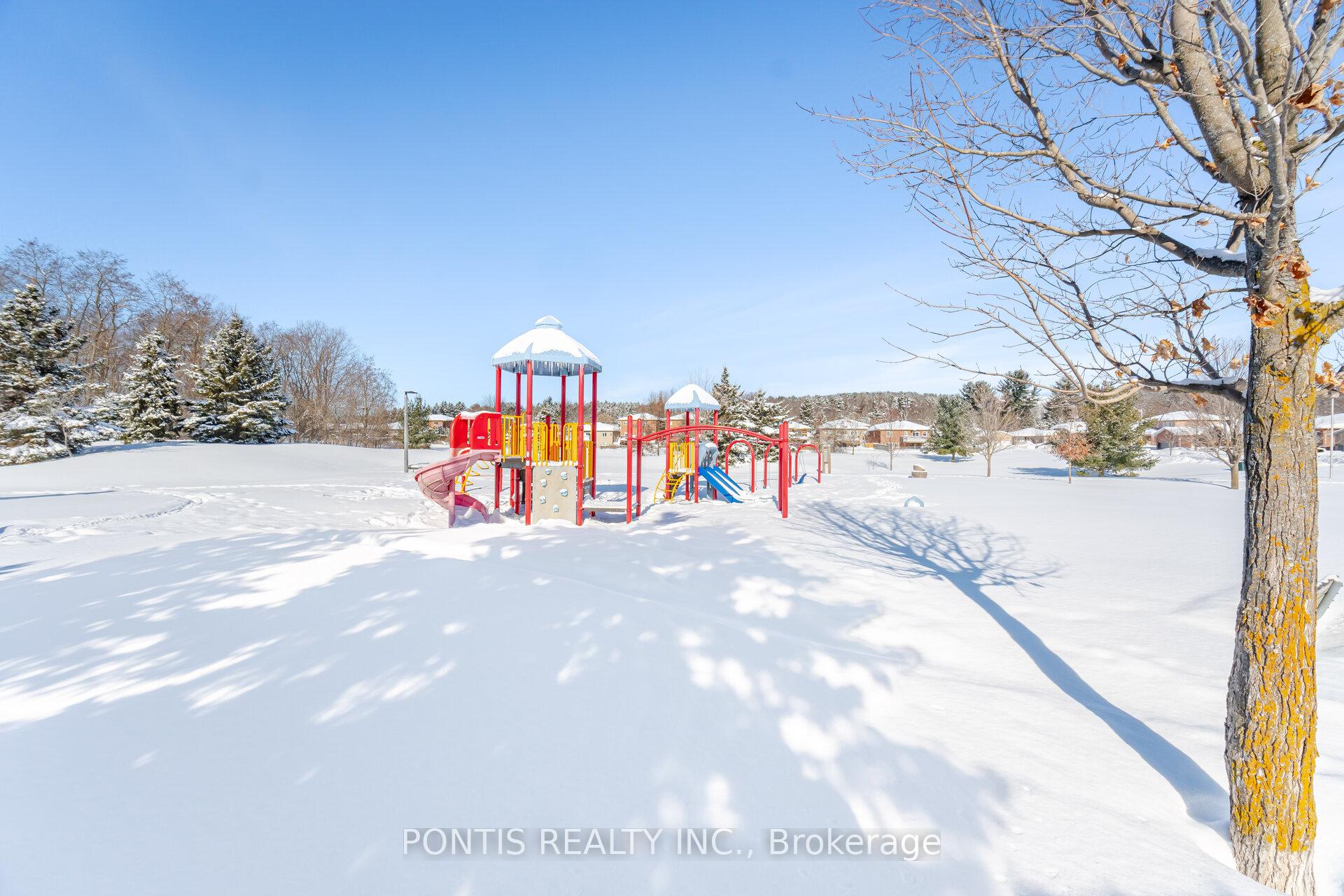 Photo 7 of 330 Edgehill Drive, Barrie, Sandy Hollow — HOMEH