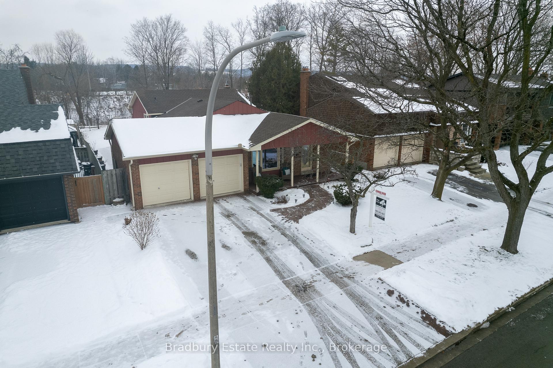 Photo 4 of 2232 Ireland Drive, Burlington, Mountainside — HOMEH