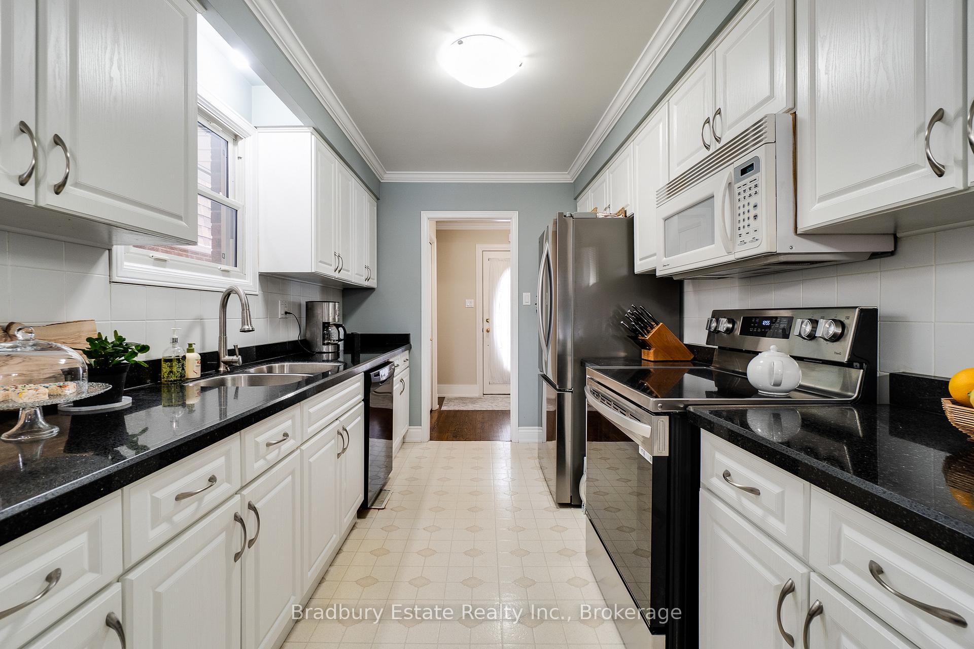 Photo 12 of 2232 Ireland Drive, Burlington, Mountainside — HOMEH