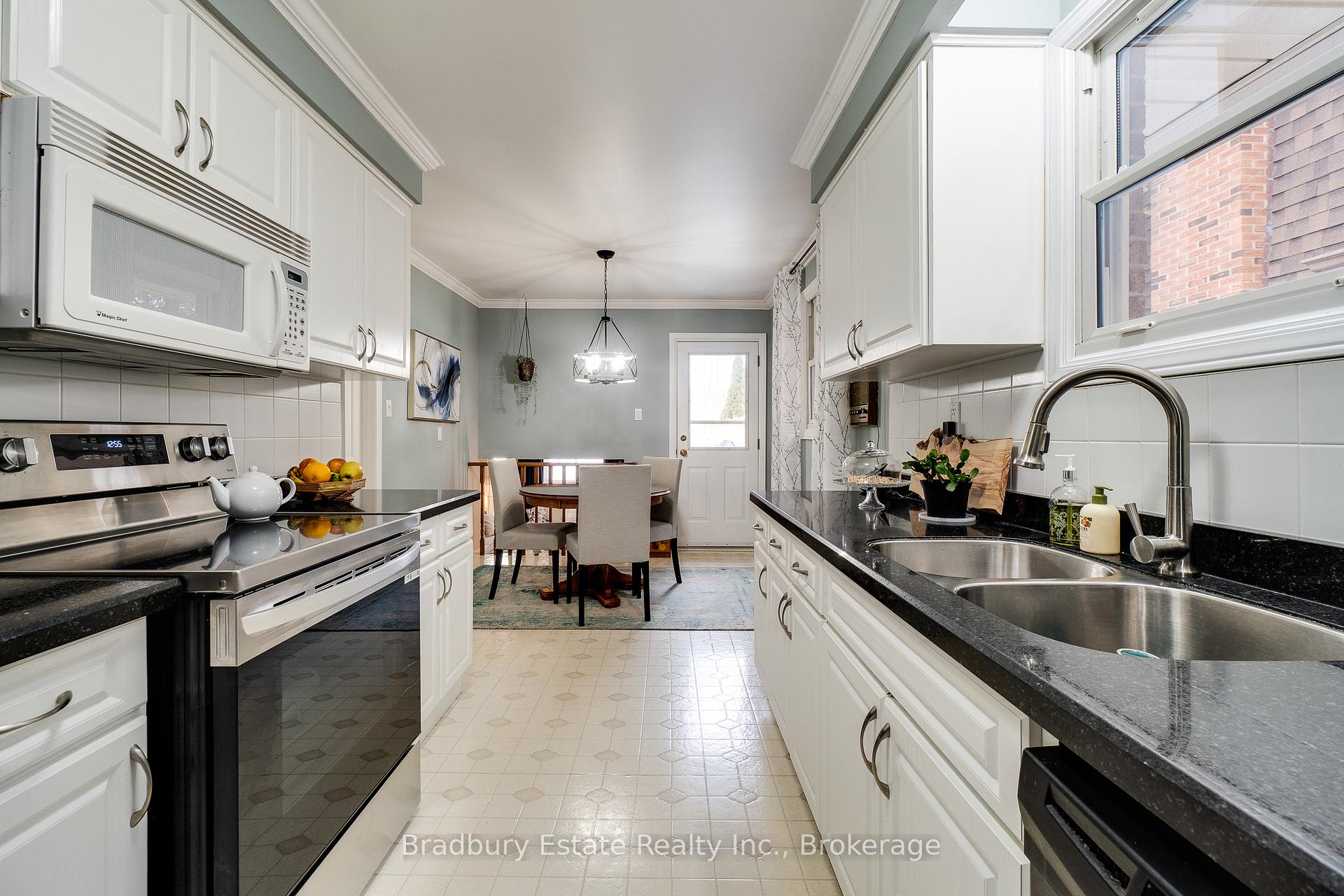 Photo 13 of 2232 Ireland Drive, Burlington, Mountainside — HOMEH
