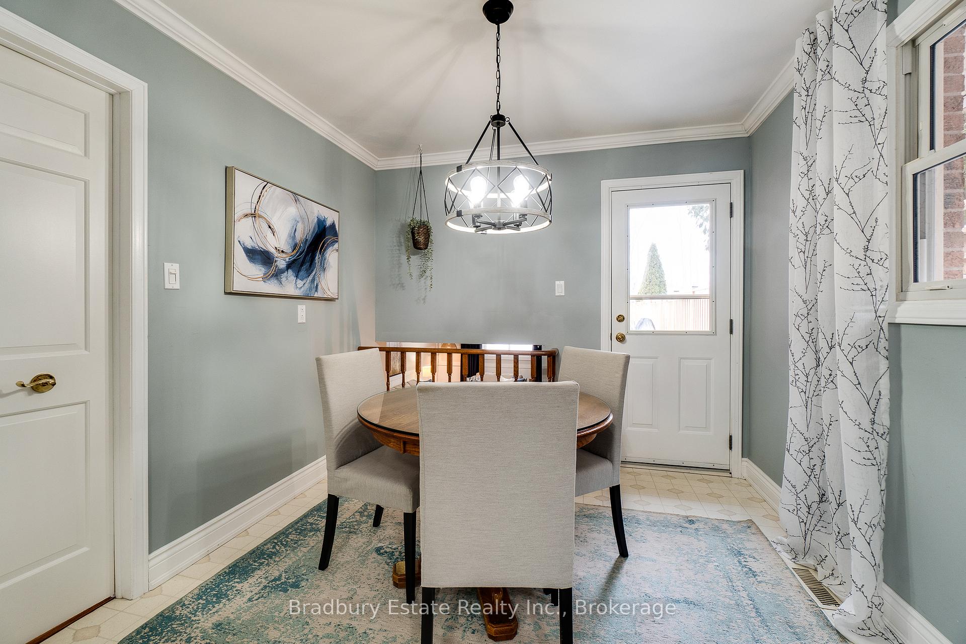 Photo 14 of 2232 Ireland Drive, Burlington, Mountainside — HOMEH