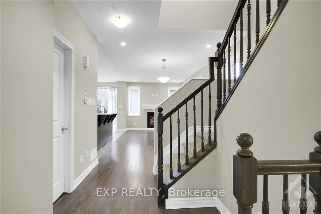 Photo 2 of 660 Lauraleaf Crescent, Ottawa, Barrhaven - Half Moon Bay — HOMEH