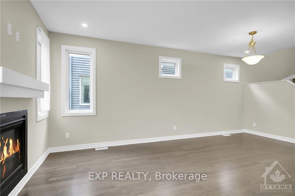 Photo 8 of 660 Lauraleaf Crescent, Ottawa, Barrhaven - Half Moon Bay — HOMEH