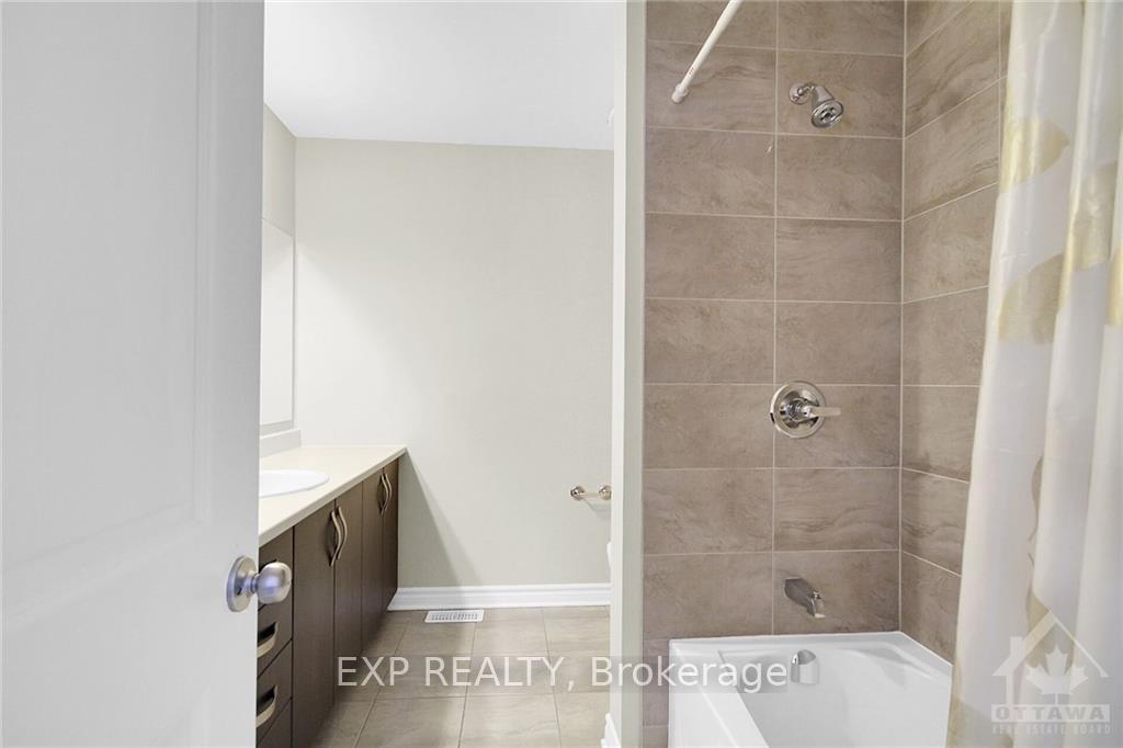 Photo 11 of 660 Lauraleaf Crescent, Ottawa, Barrhaven - Half Moon Bay — HOMEH