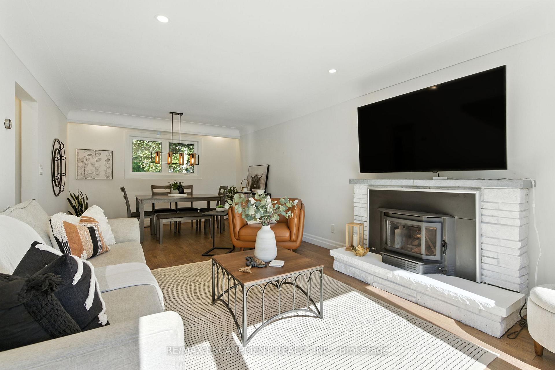 Photo 7 of 139 Toby Crescent, Hamilton, Huntington — HOMEH
